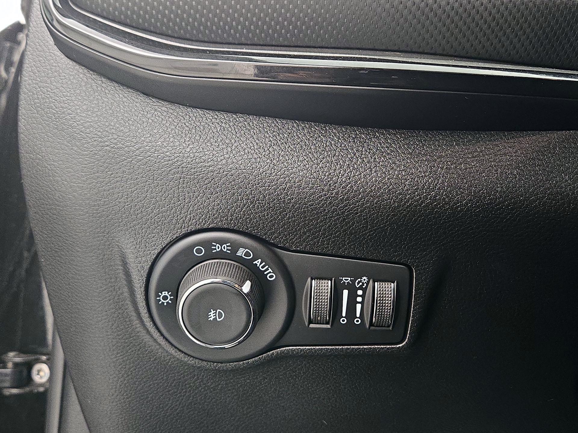 Thumbnail: 2022 Jeep Compass - 13