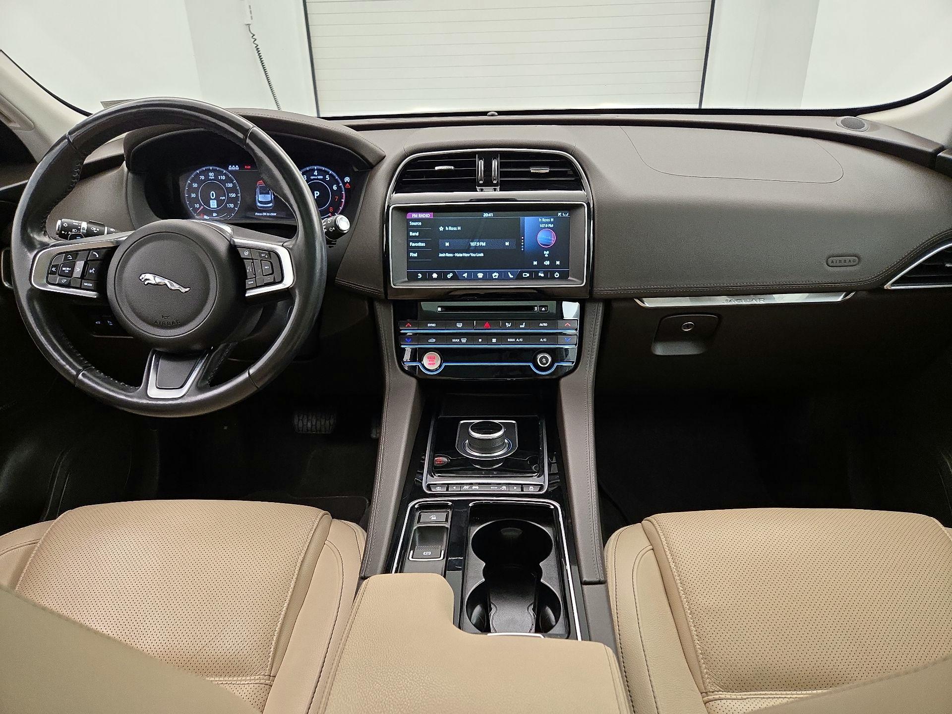 Thumbnail: 2020 Jaguar F-Pace - 9