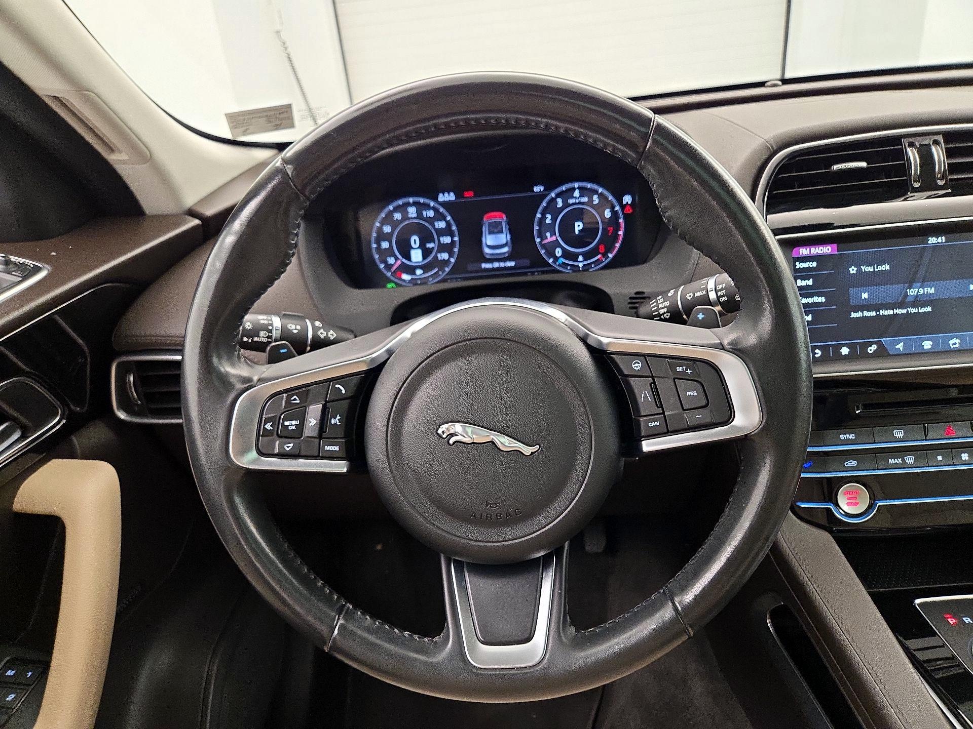 Thumbnail: 2020 Jaguar F-Pace - 10