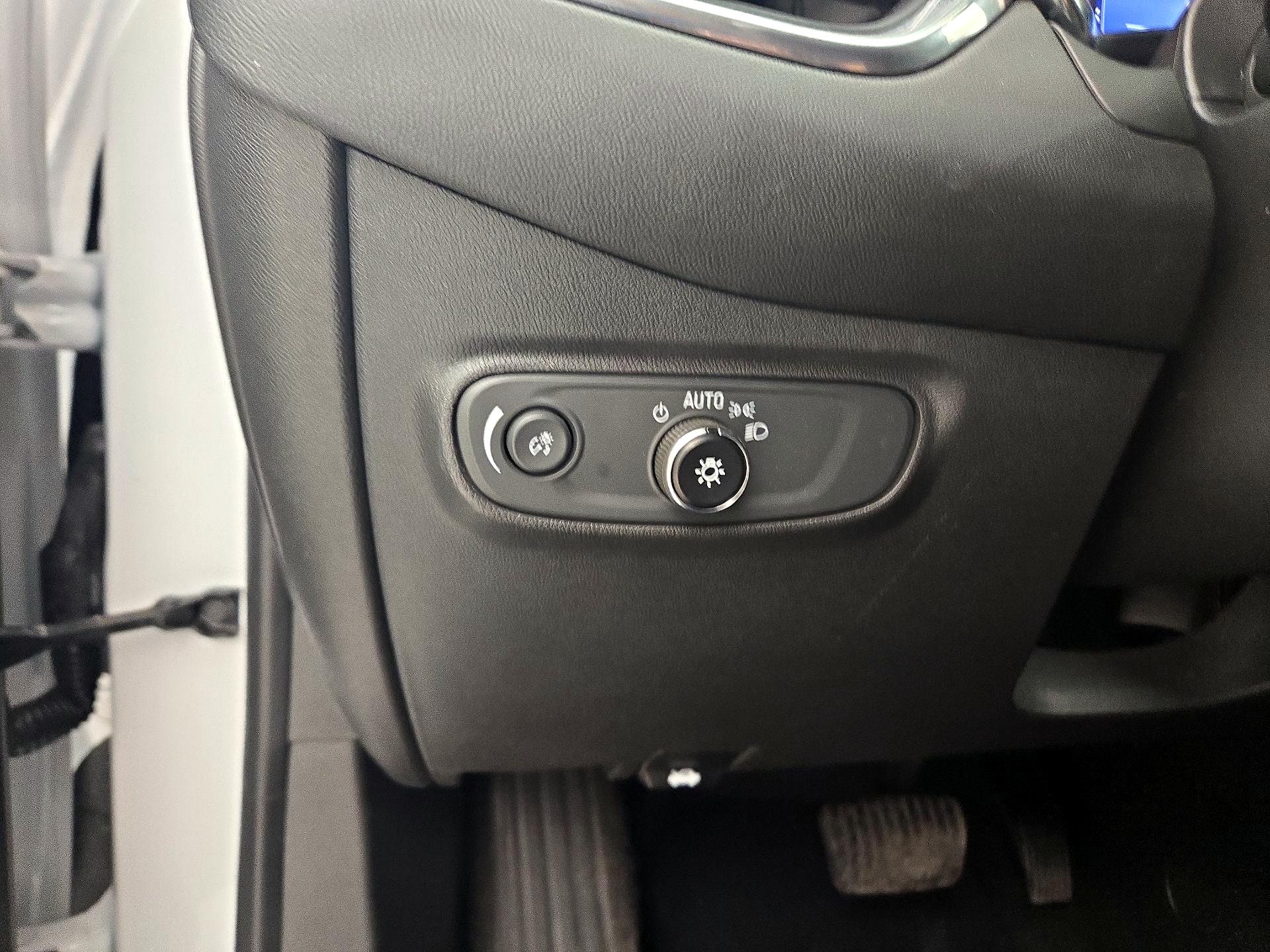 Thumbnail: 2022 Chevrolet Equinox - 13