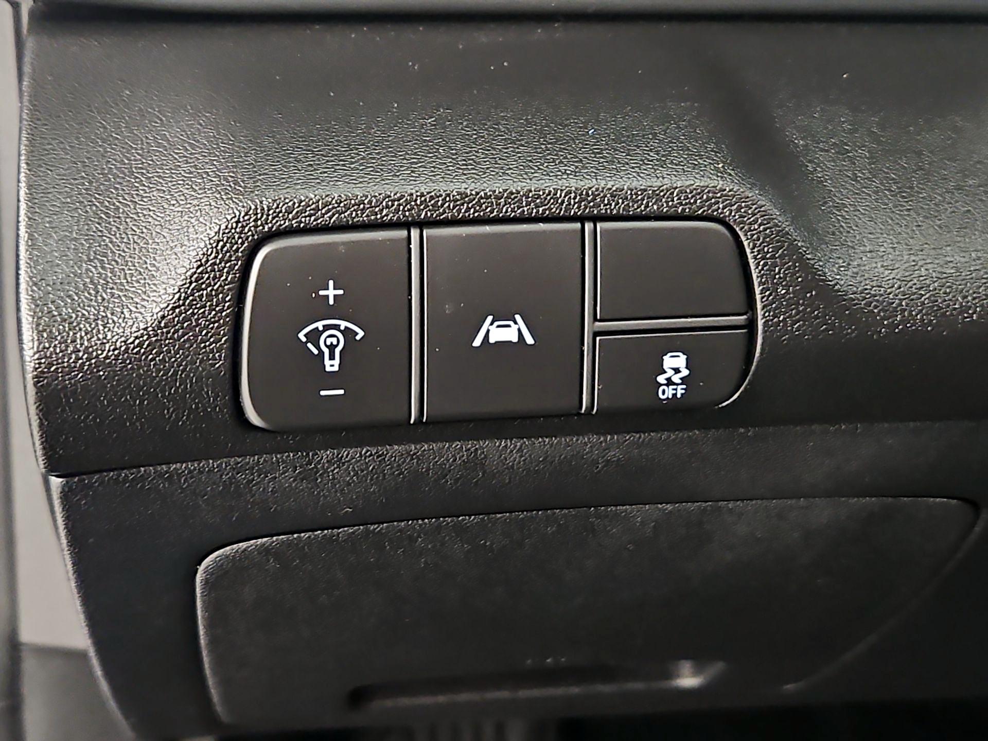 Thumbnail: 2023 Hyundai Elantra - 13