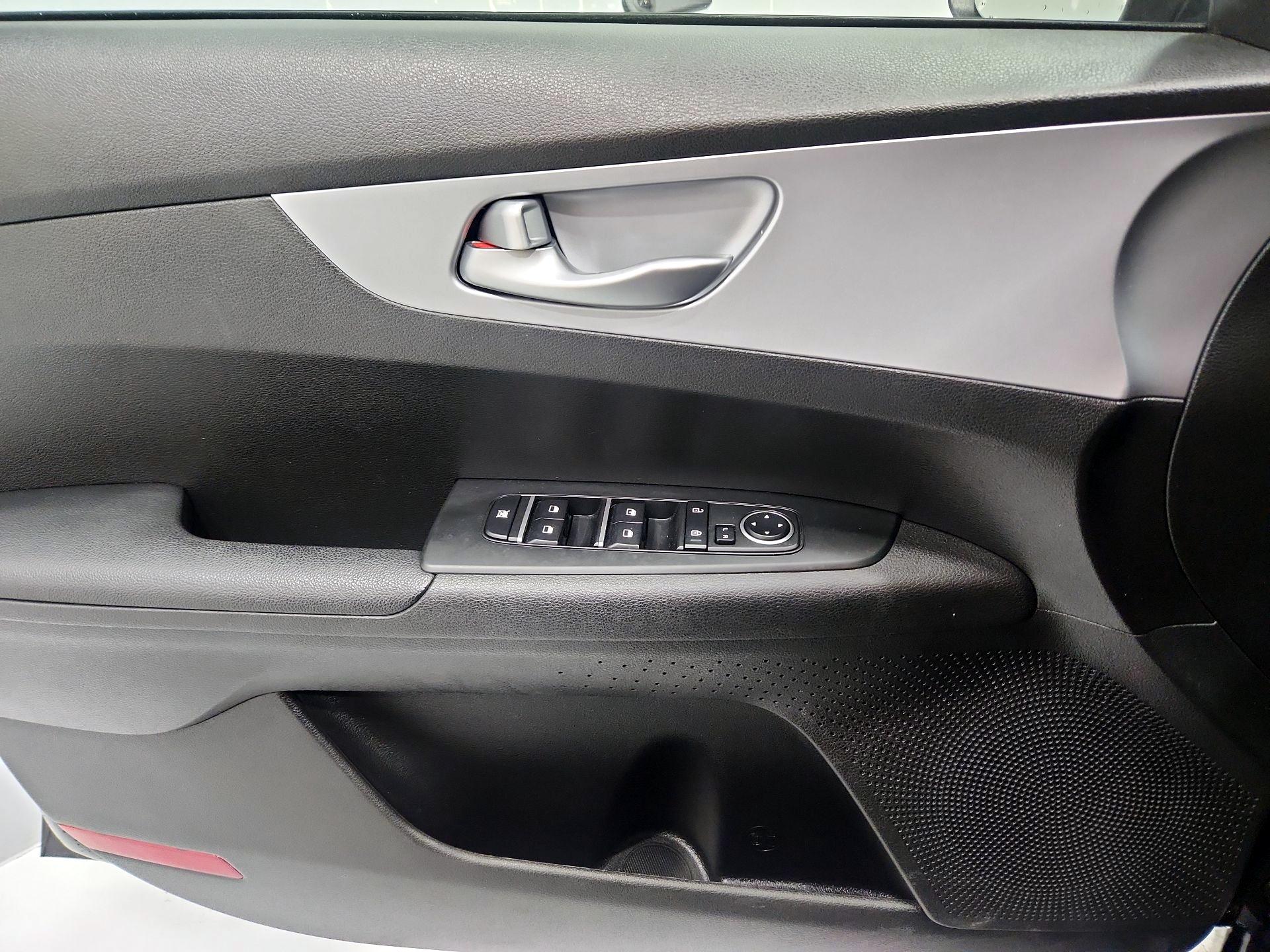 Thumbnail: 2023 Kia Forte - 12