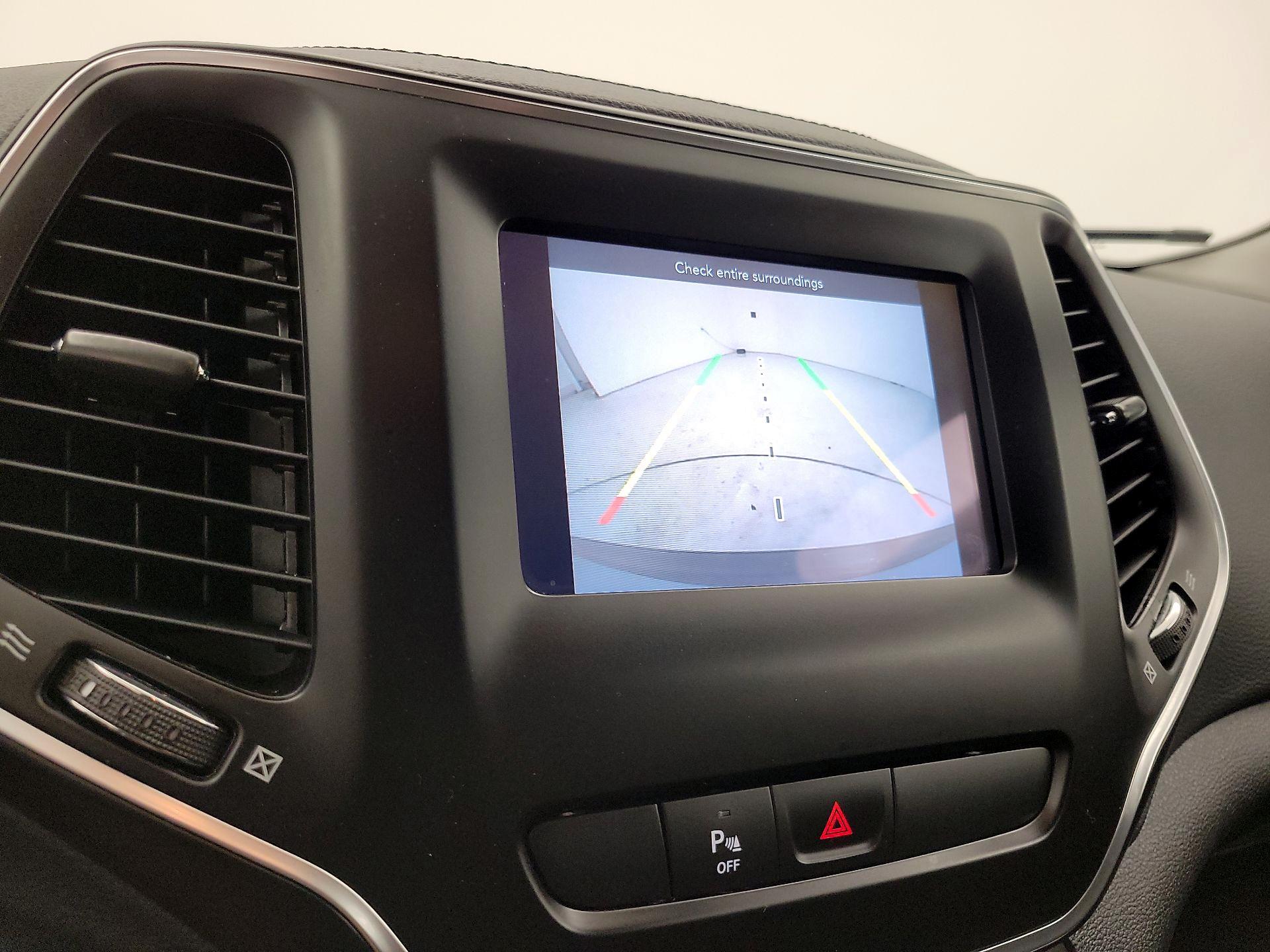 Thumbnail: 2020 Jeep Cherokee - 14