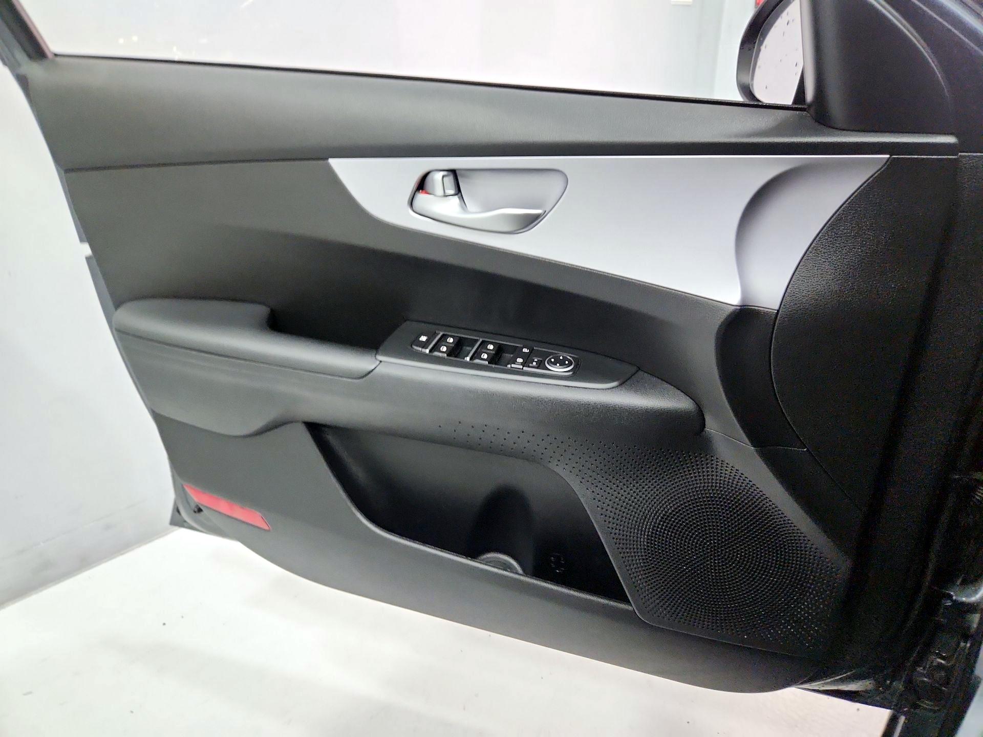 Thumbnail: 2024 Kia Forte - 12