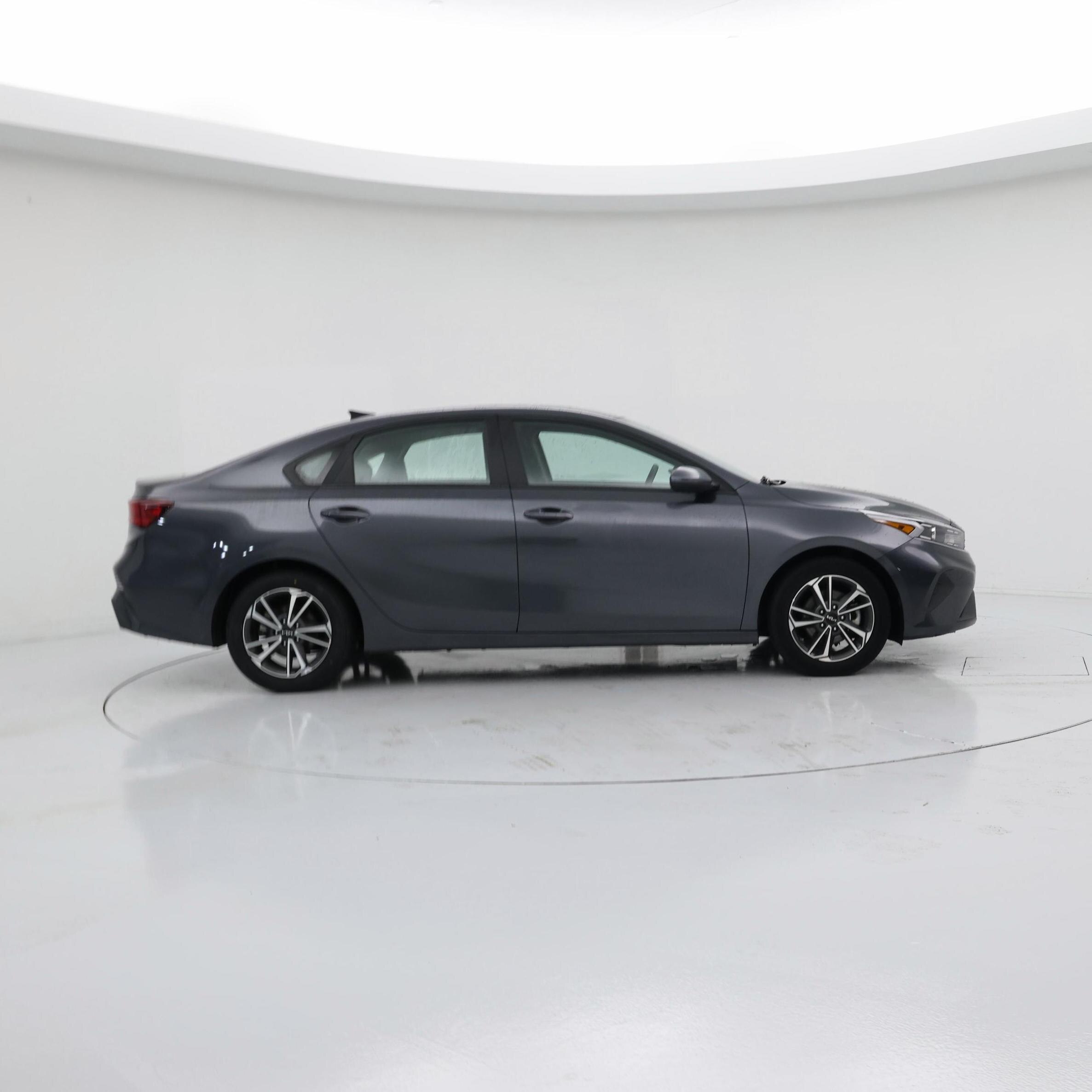 Thumbnail: 2024 Kia Forte - 7