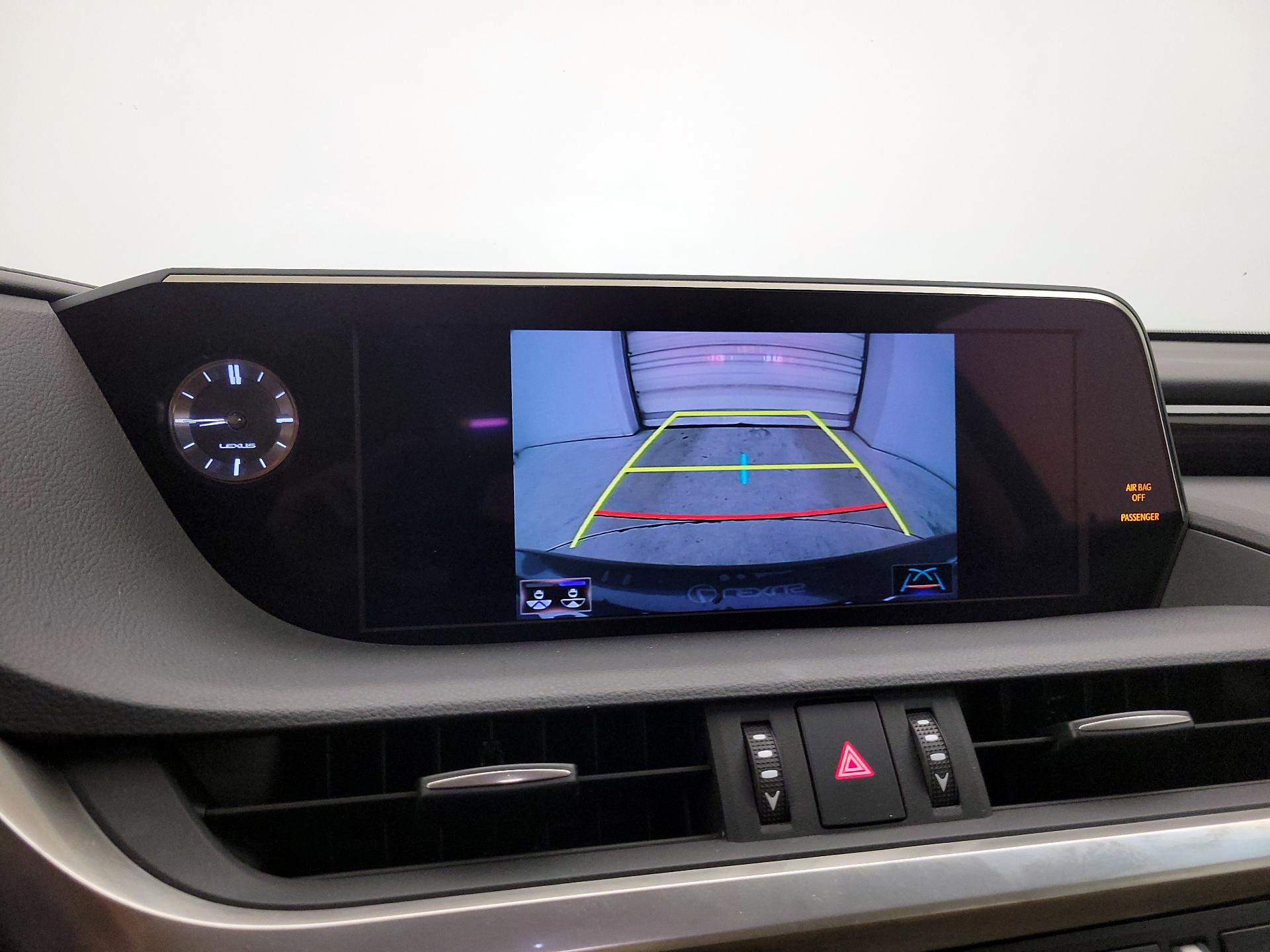 Thumbnail: 2021 Lexus ES - 15