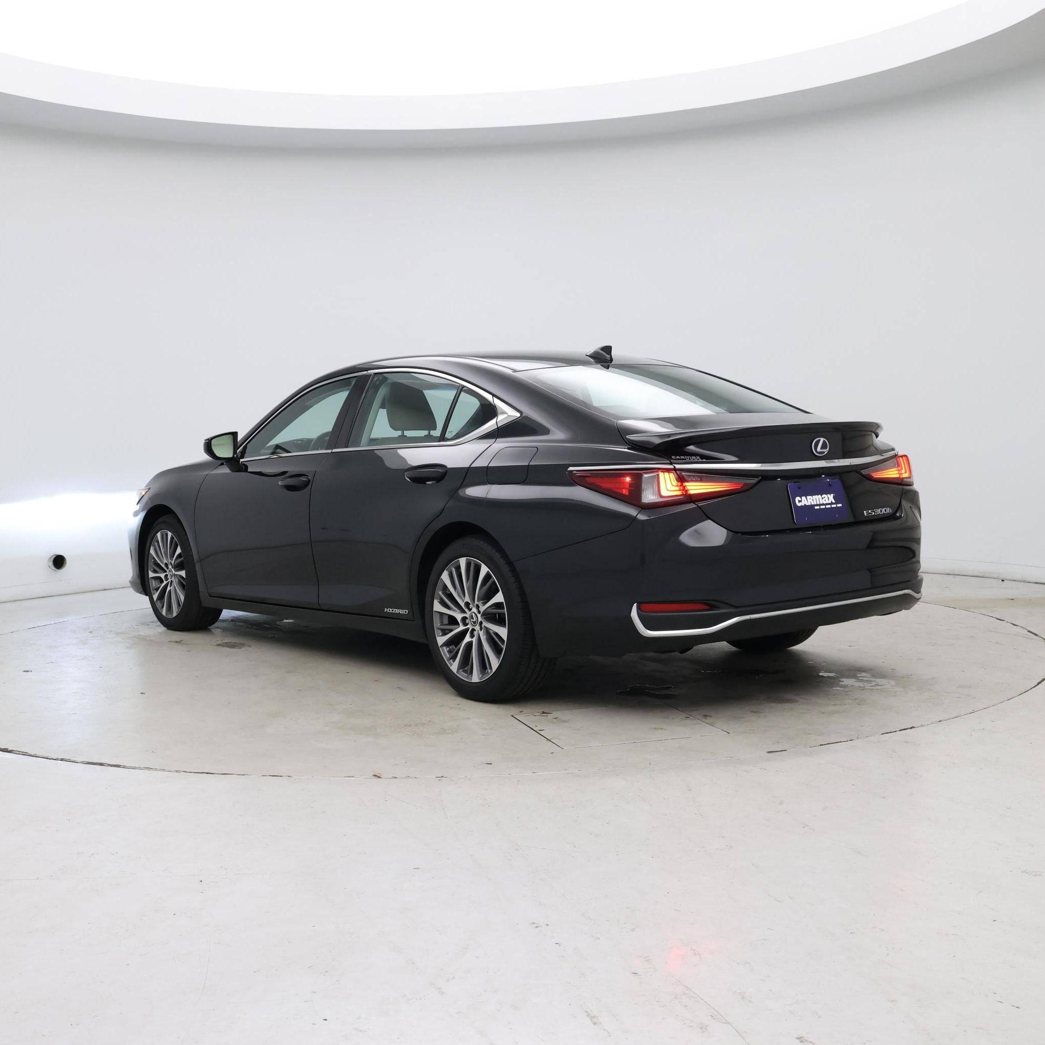 Thumbnail: 2021 Lexus ES - 2