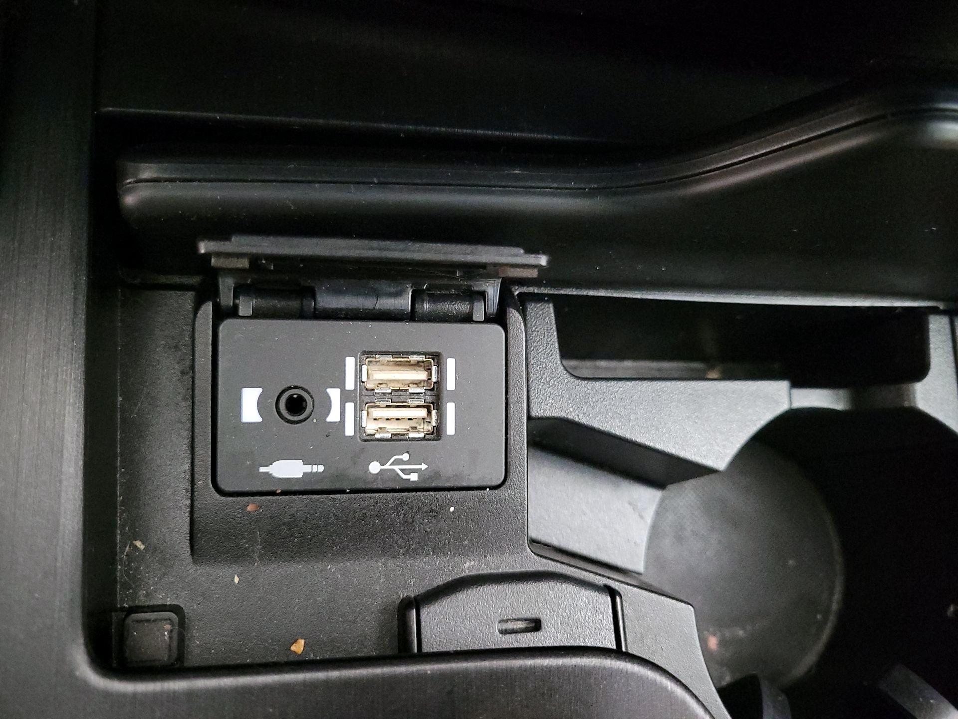 Thumbnail: 2021 Lexus ES - 19