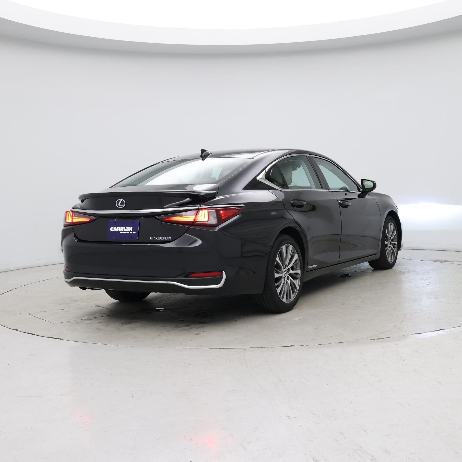 Thumbnail: 2021 Lexus ES - 8