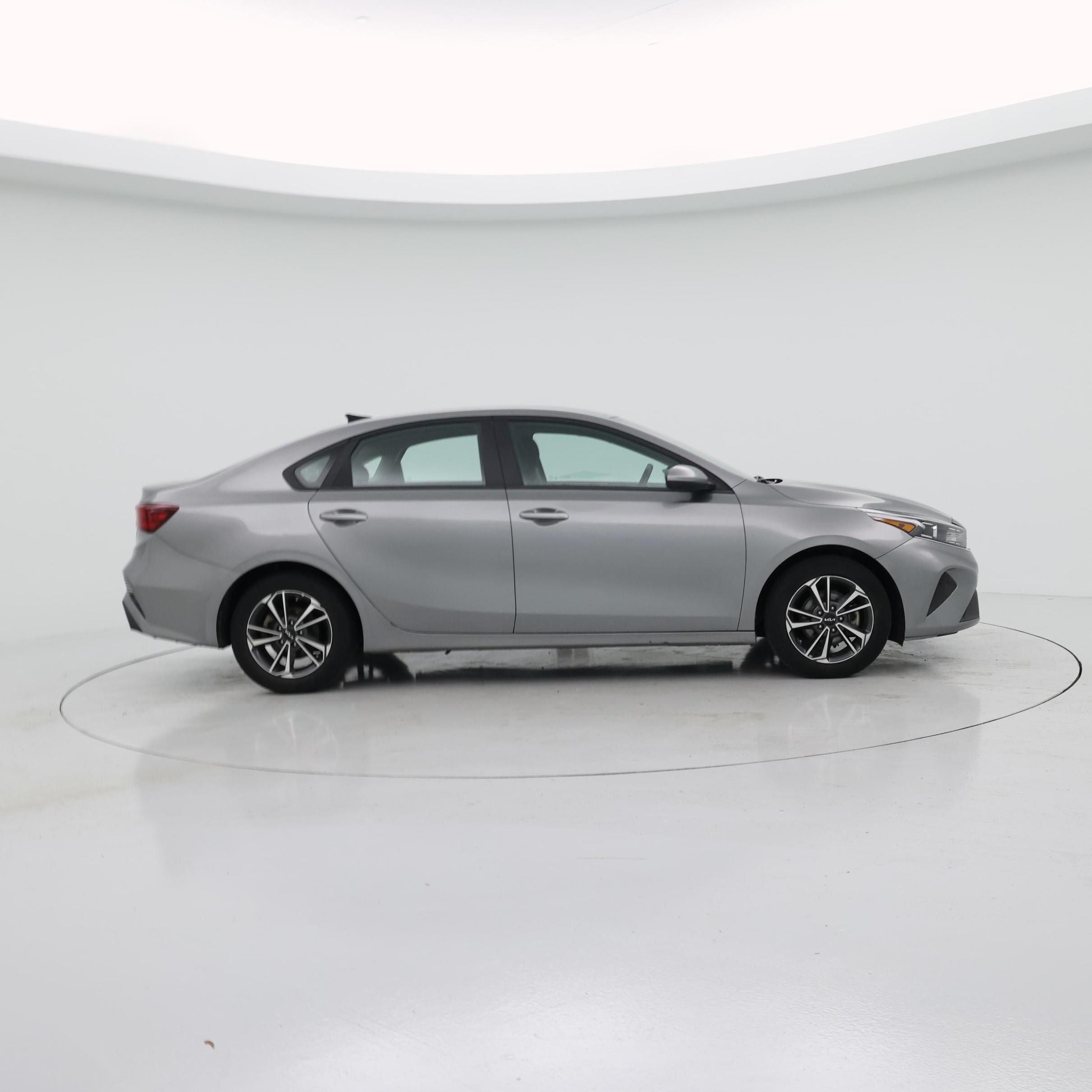 Thumbnail: 2024 Kia Forte - 7