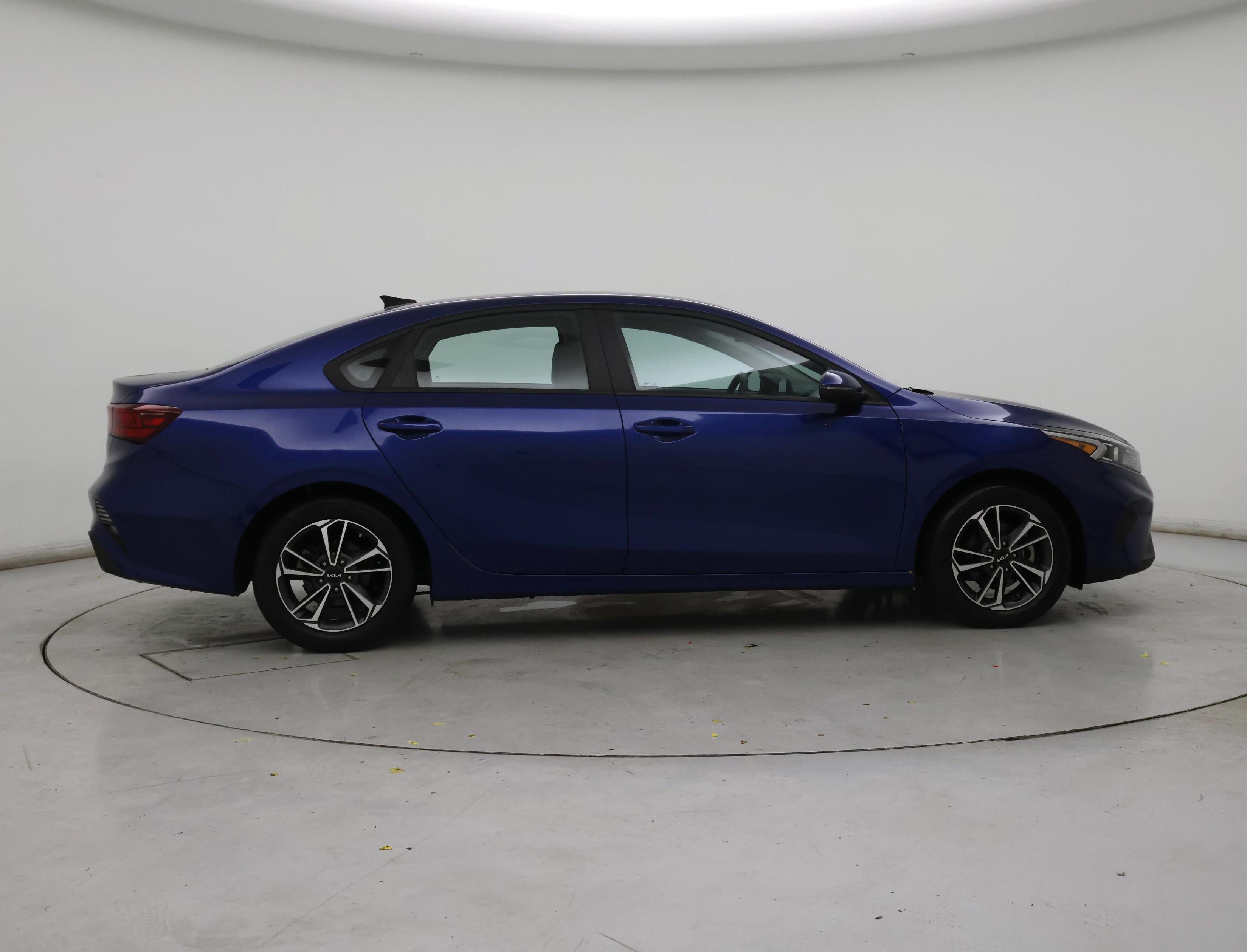 Thumbnail: 2023 Kia Forte - 7