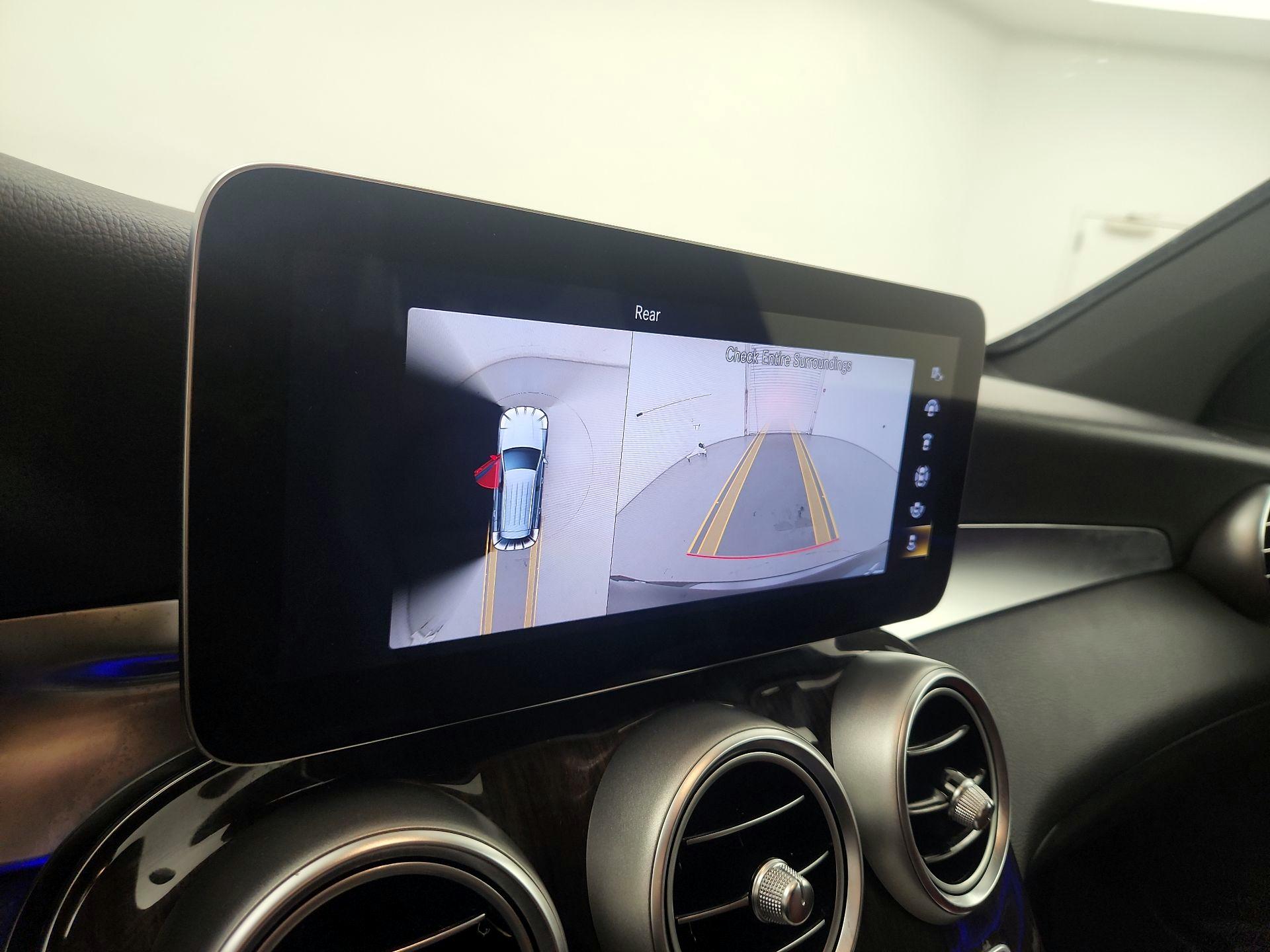 Thumbnail: 2022 Mercedes-Benz GLC - 12