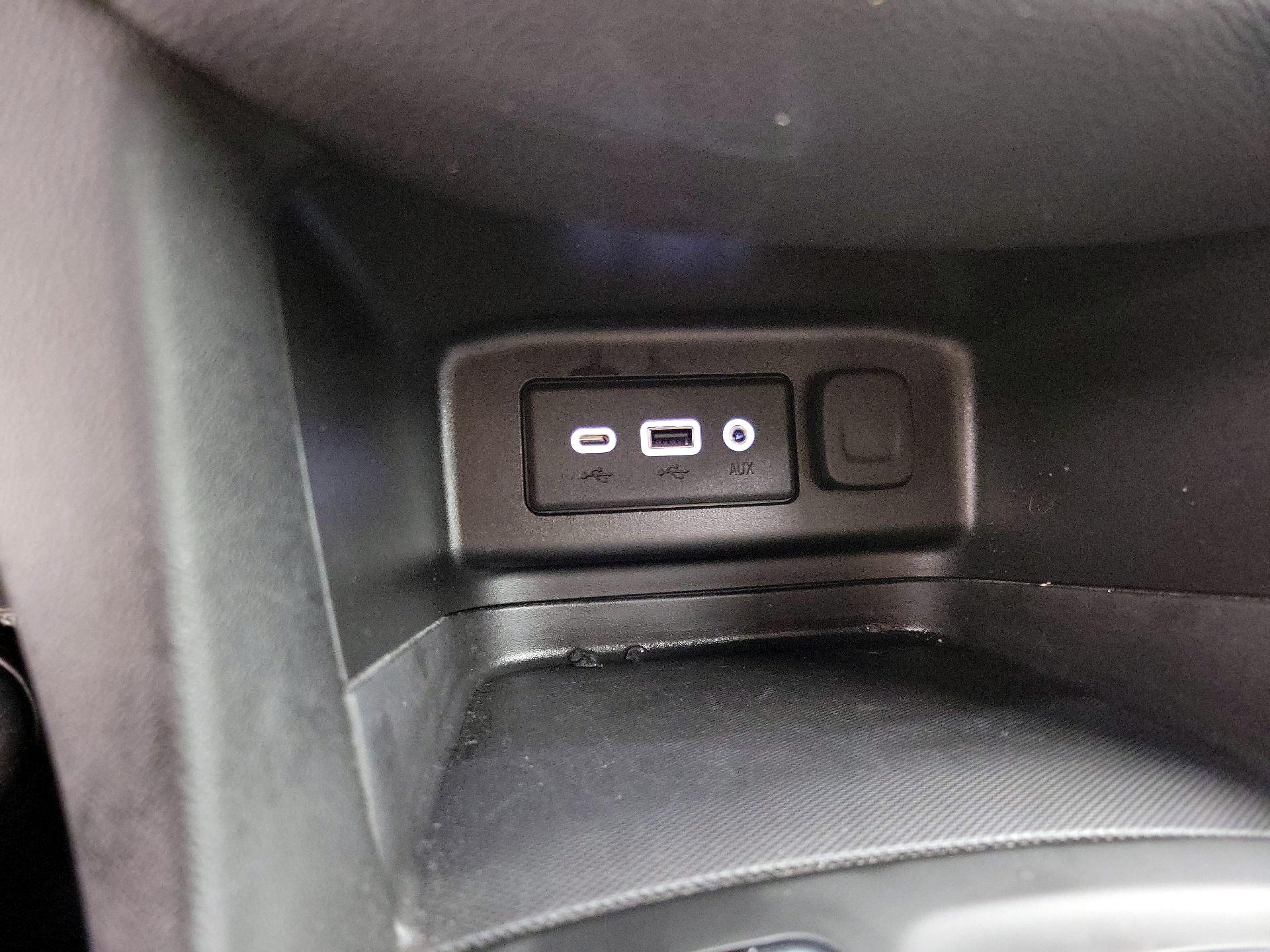 Thumbnail: 2022 Chevrolet Equinox - 18