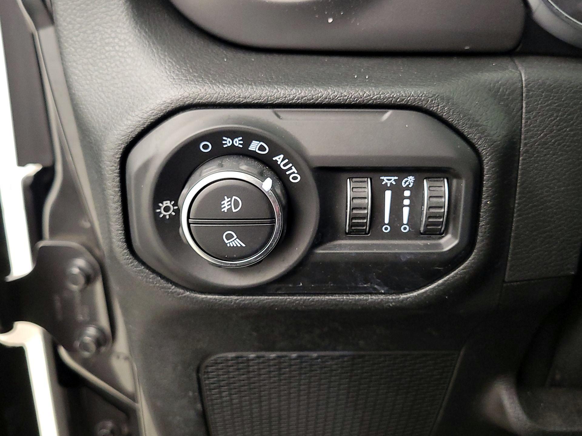 Thumbnail: 2021 Jeep Gladiator - 13