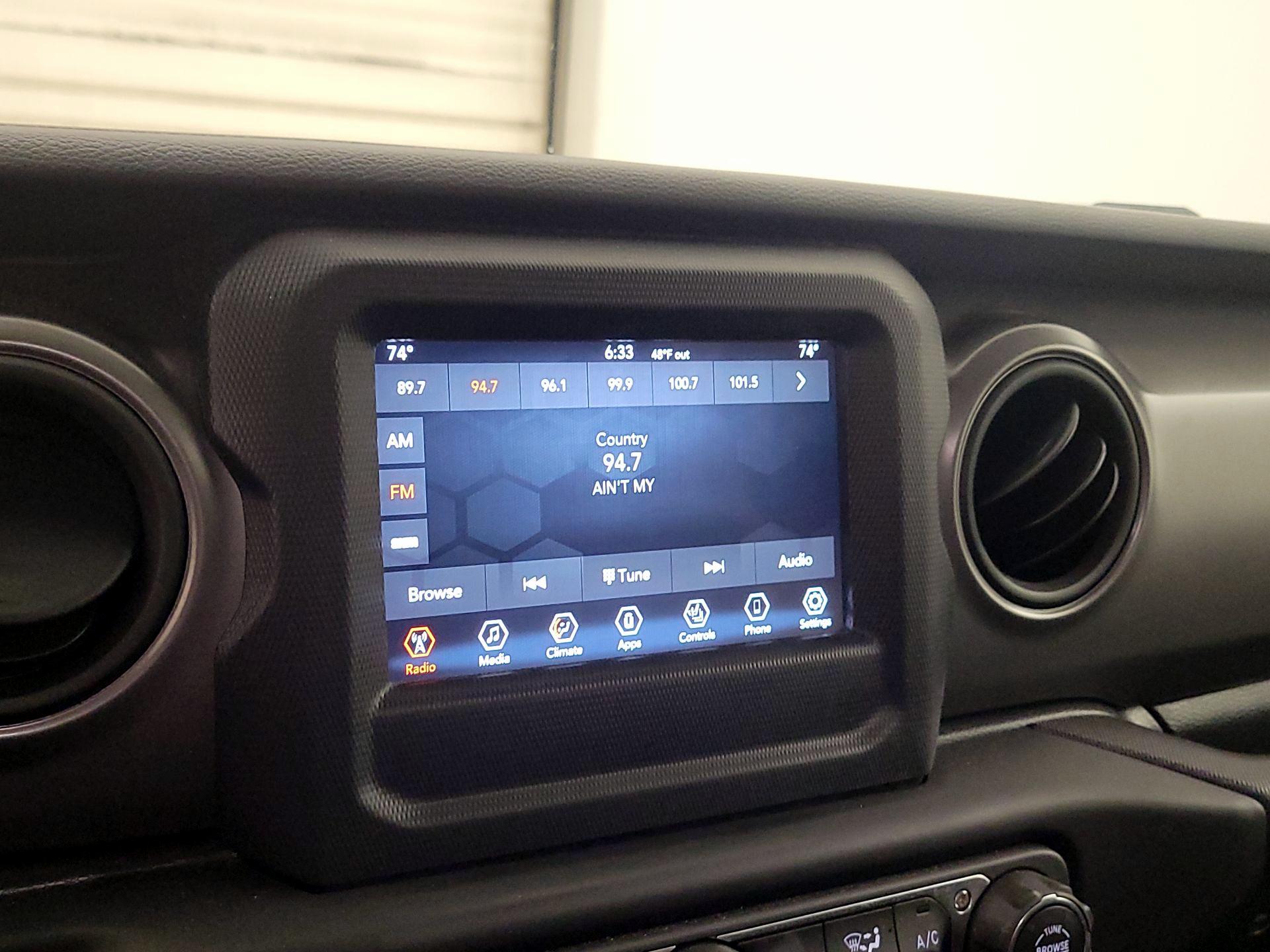 Thumbnail: 2021 Jeep Gladiator - 15