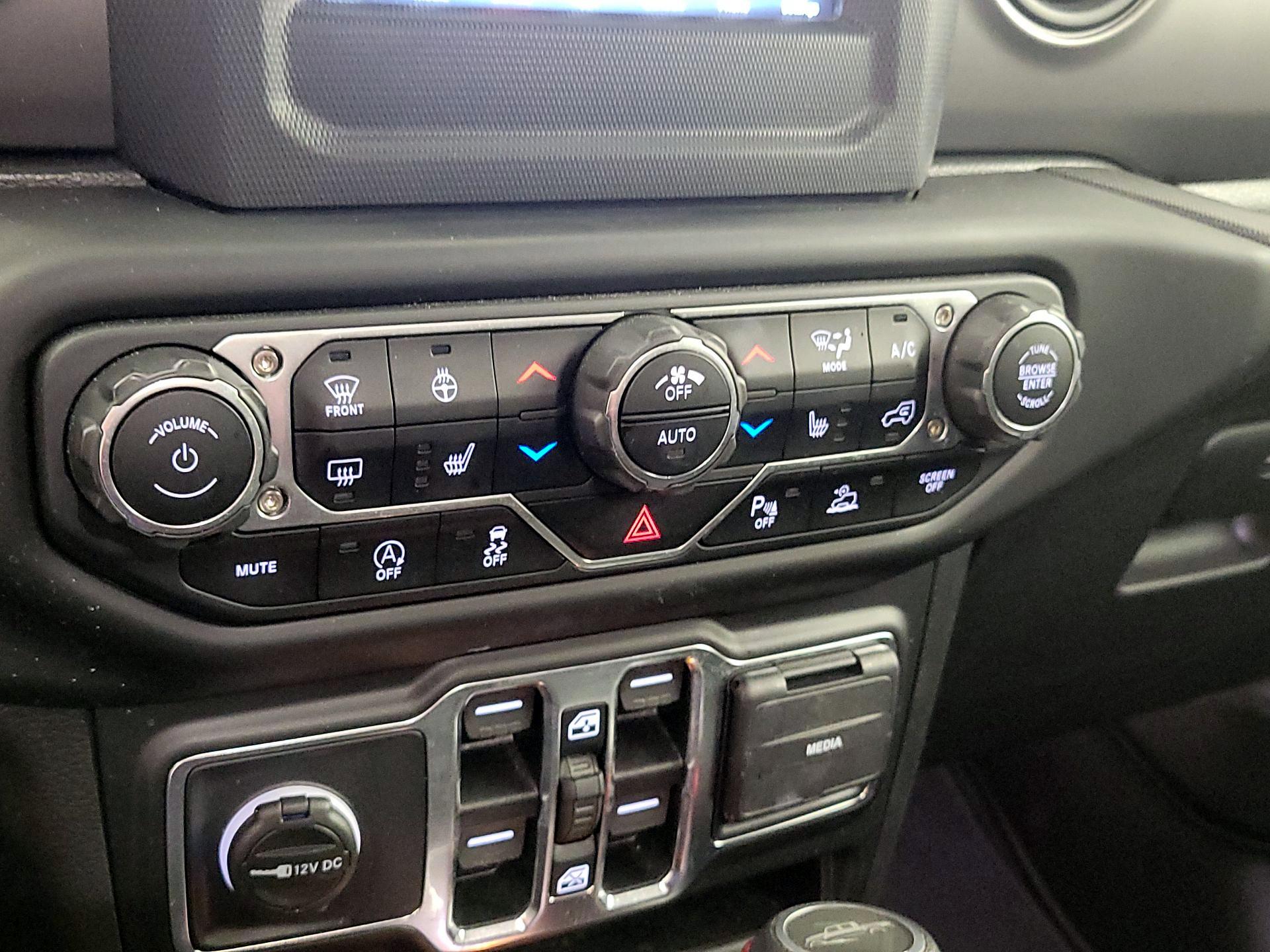 Thumbnail: 2021 Jeep Gladiator - 16