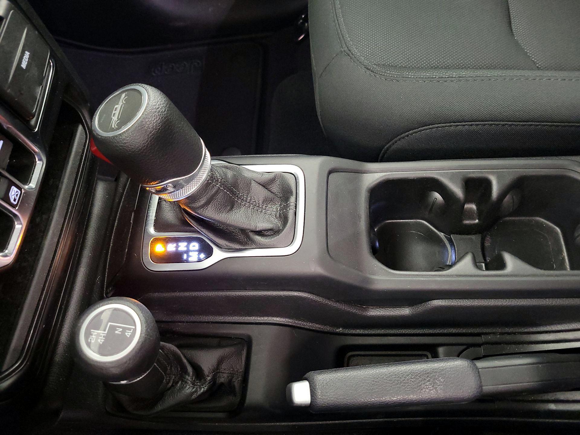 Thumbnail: 2021 Jeep Gladiator - 17