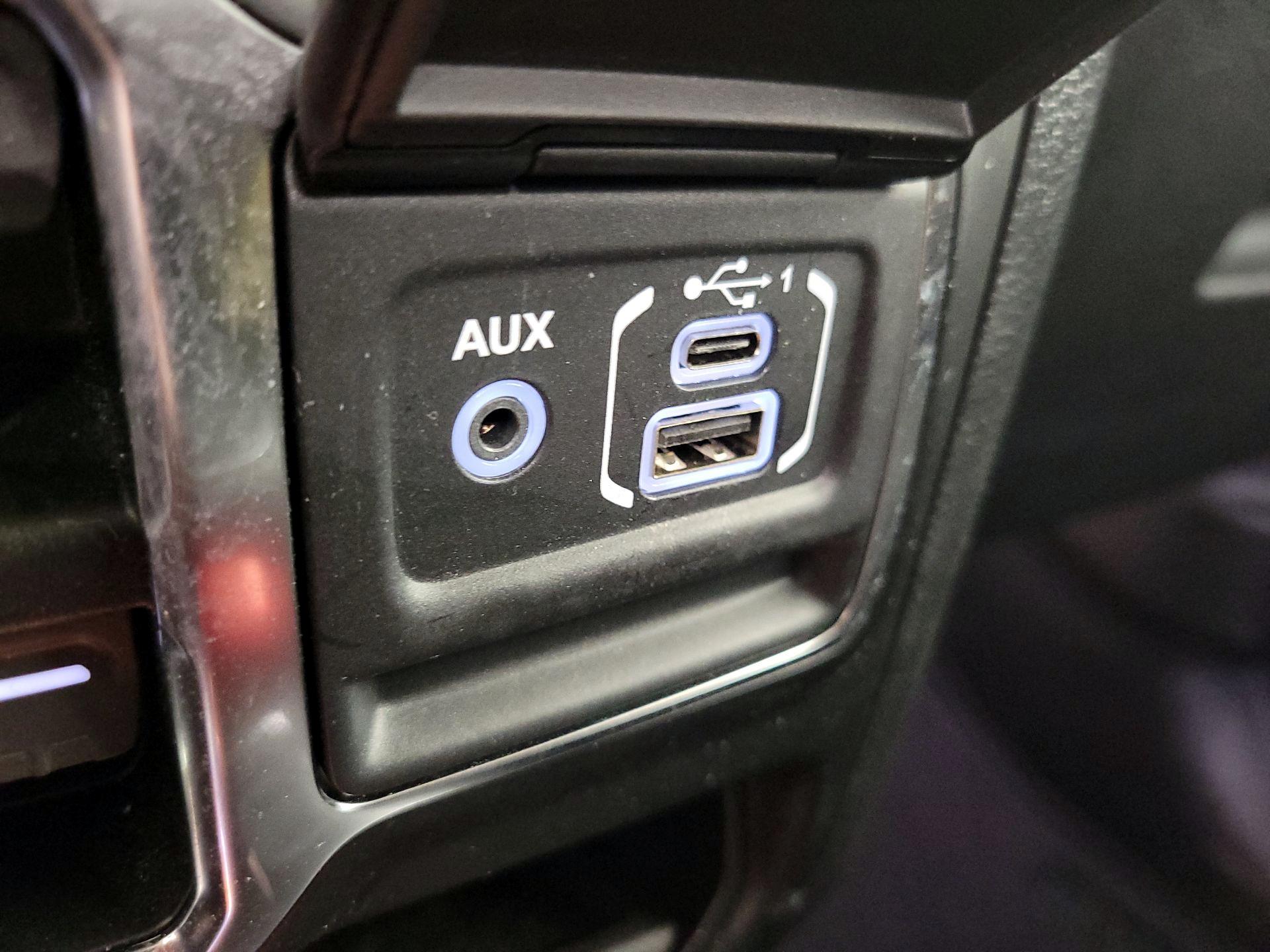 Thumbnail: 2021 Jeep Gladiator - 18