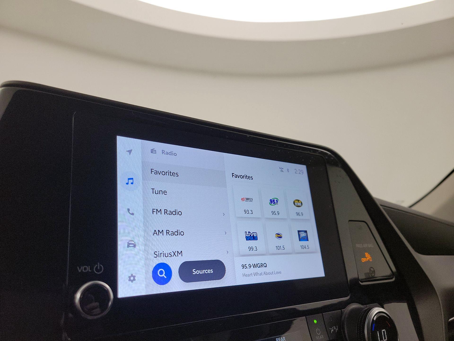 Thumbnail: 2023 Toyota Highlander - 15