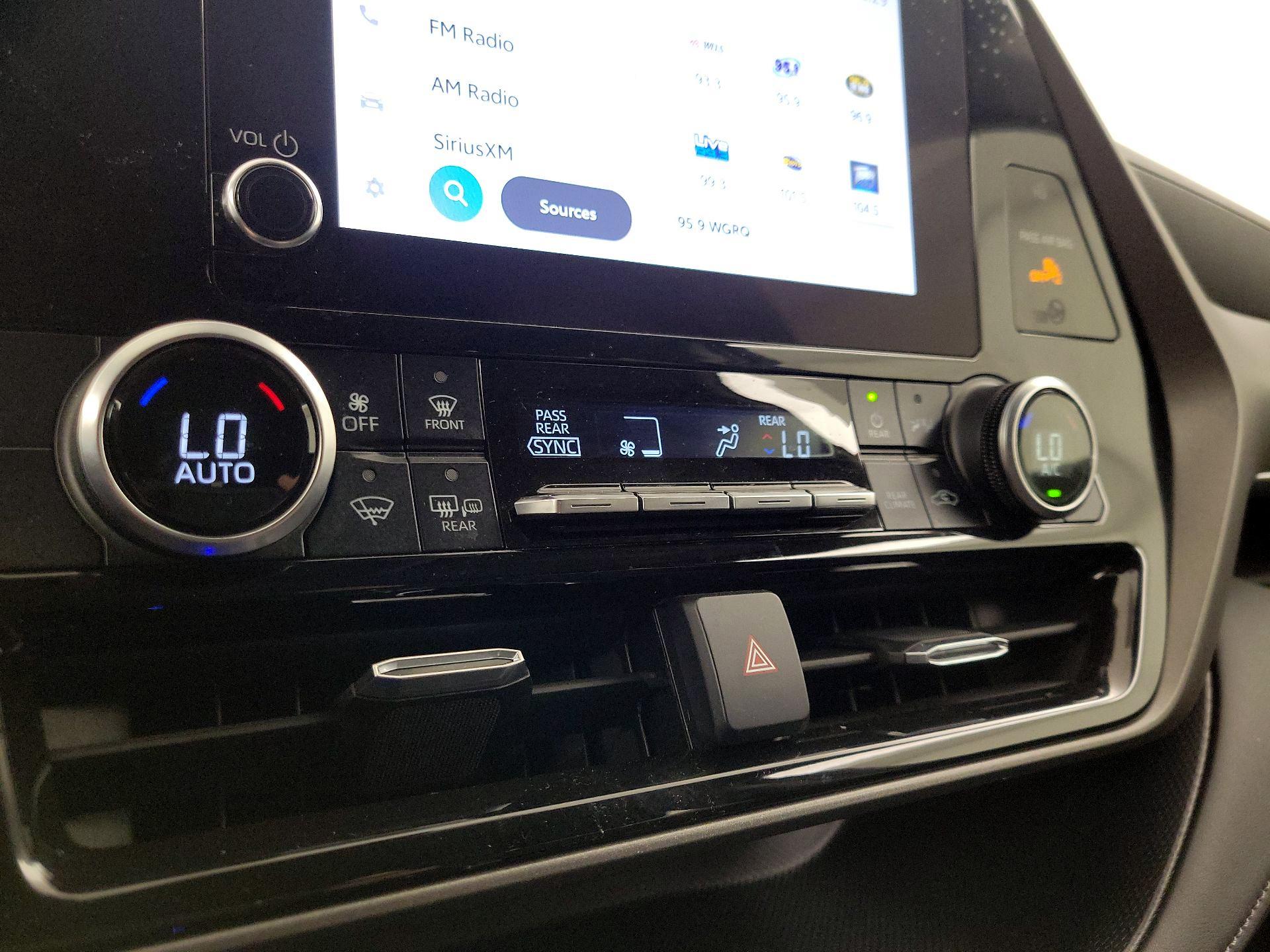 Thumbnail: 2023 Toyota Highlander - 16