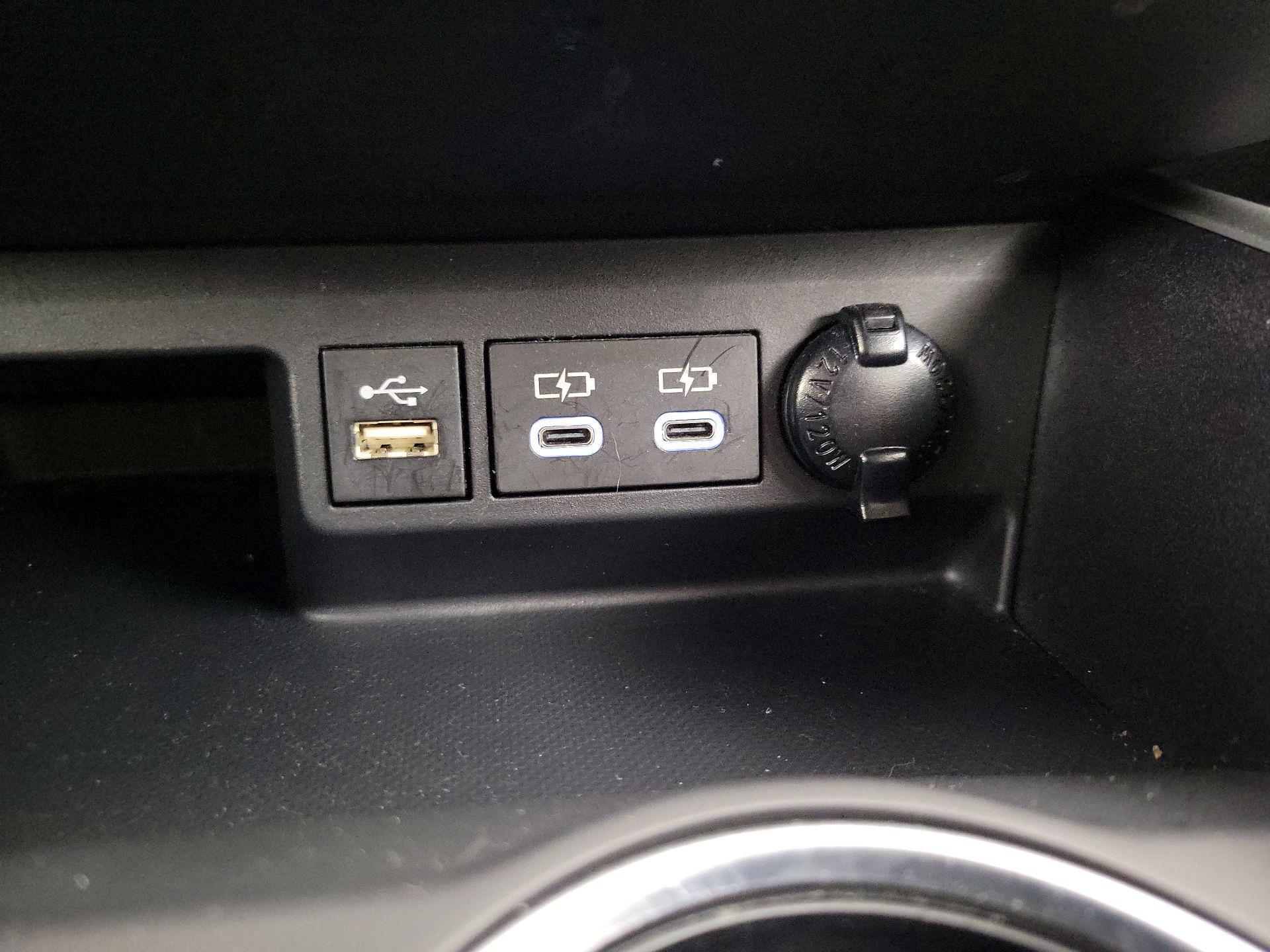 Thumbnail: 2023 Toyota Highlander - 18