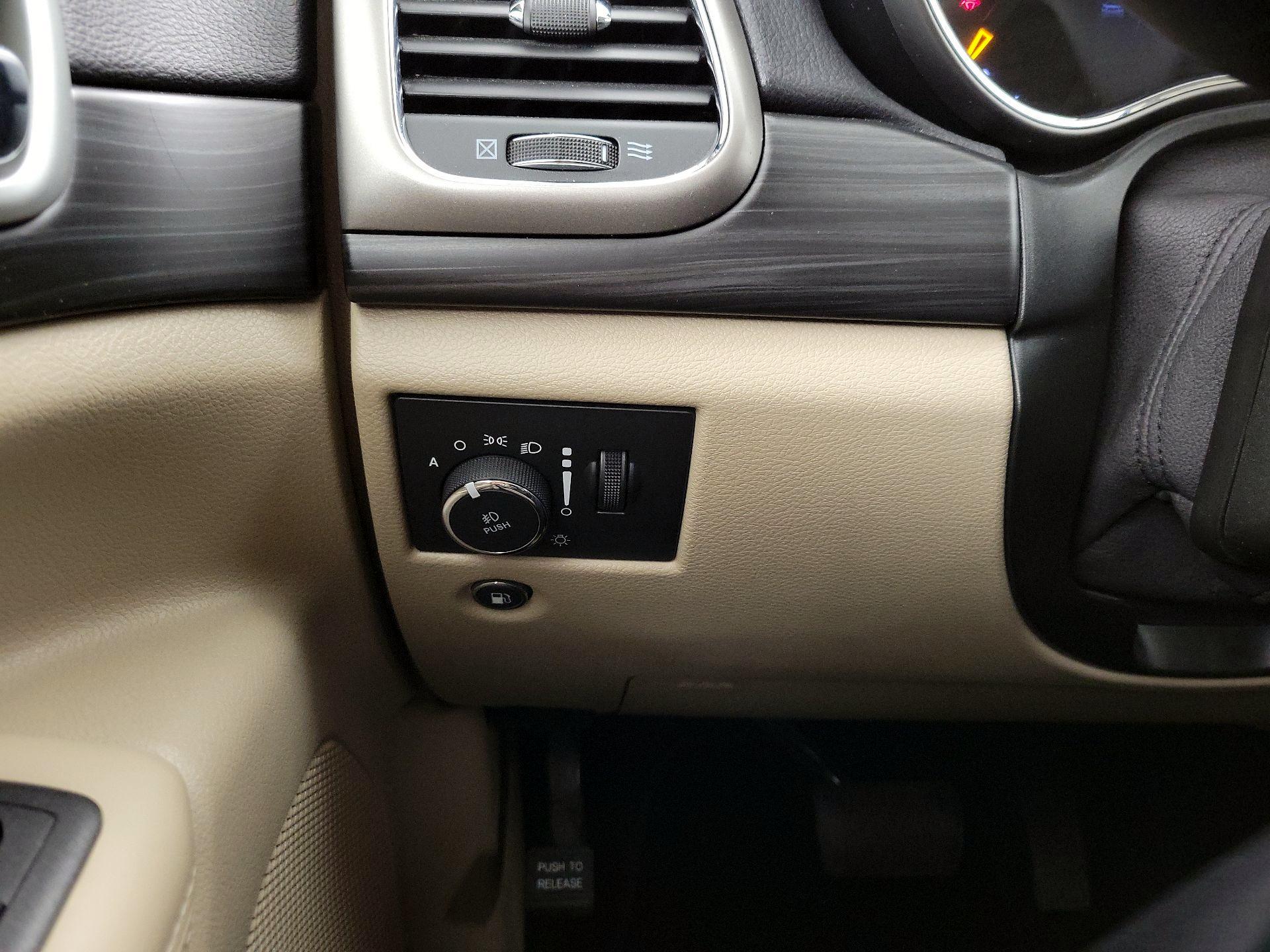 Thumbnail: 2022 Jeep Grand Cherokee - 13