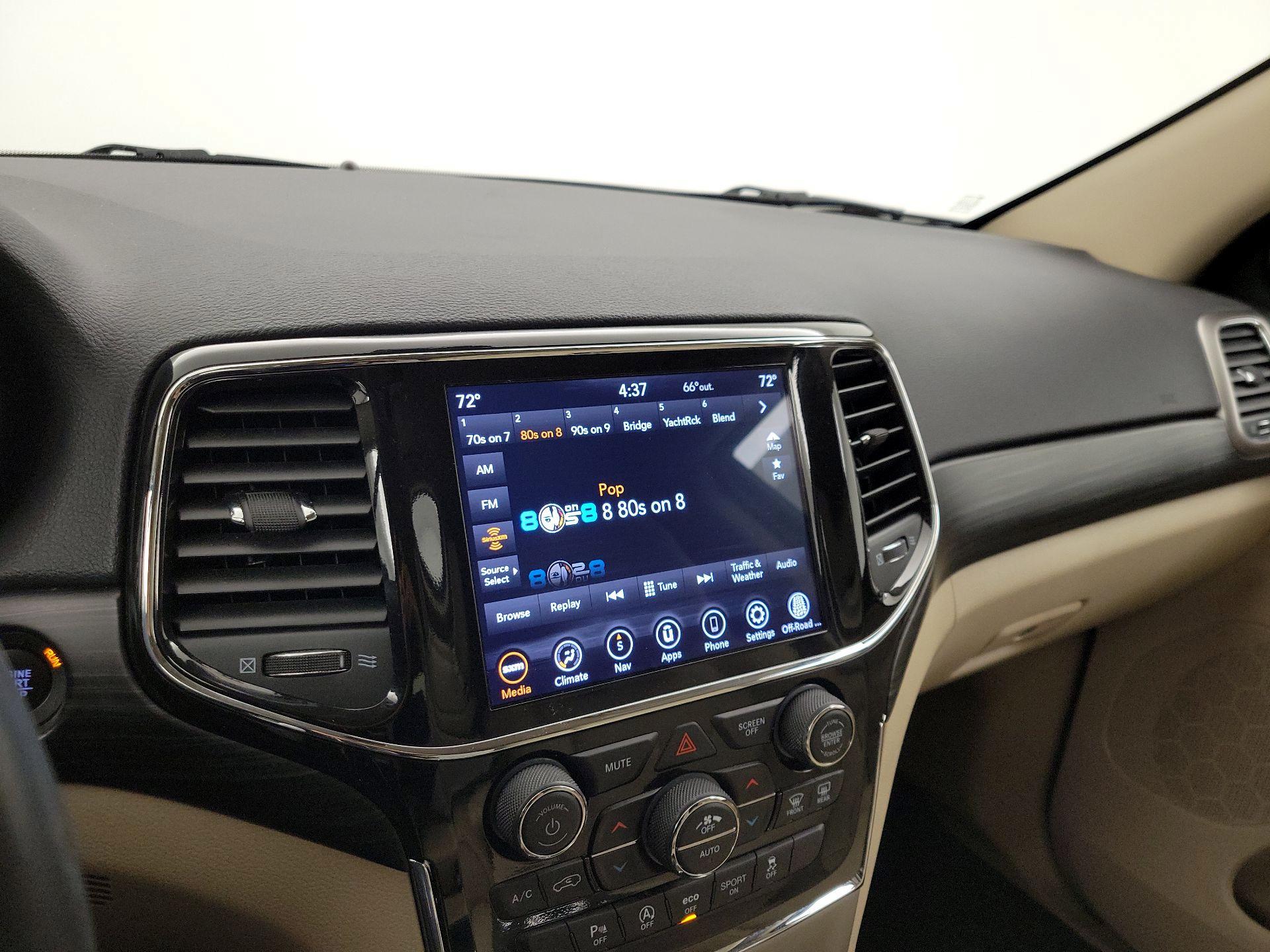 Thumbnail: 2022 Jeep Grand Cherokee - 16