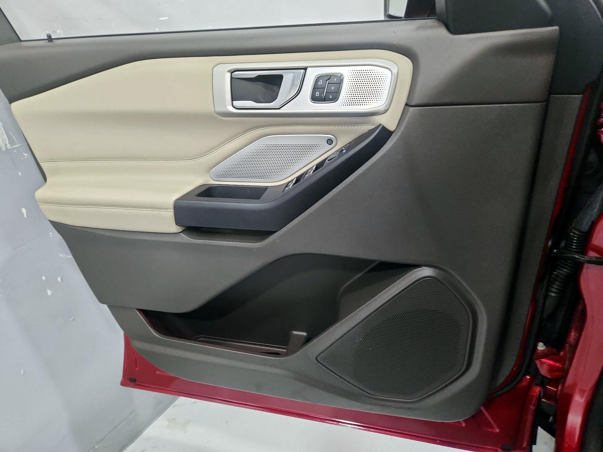 Thumbnail: 2020 Ford Explorer - 12