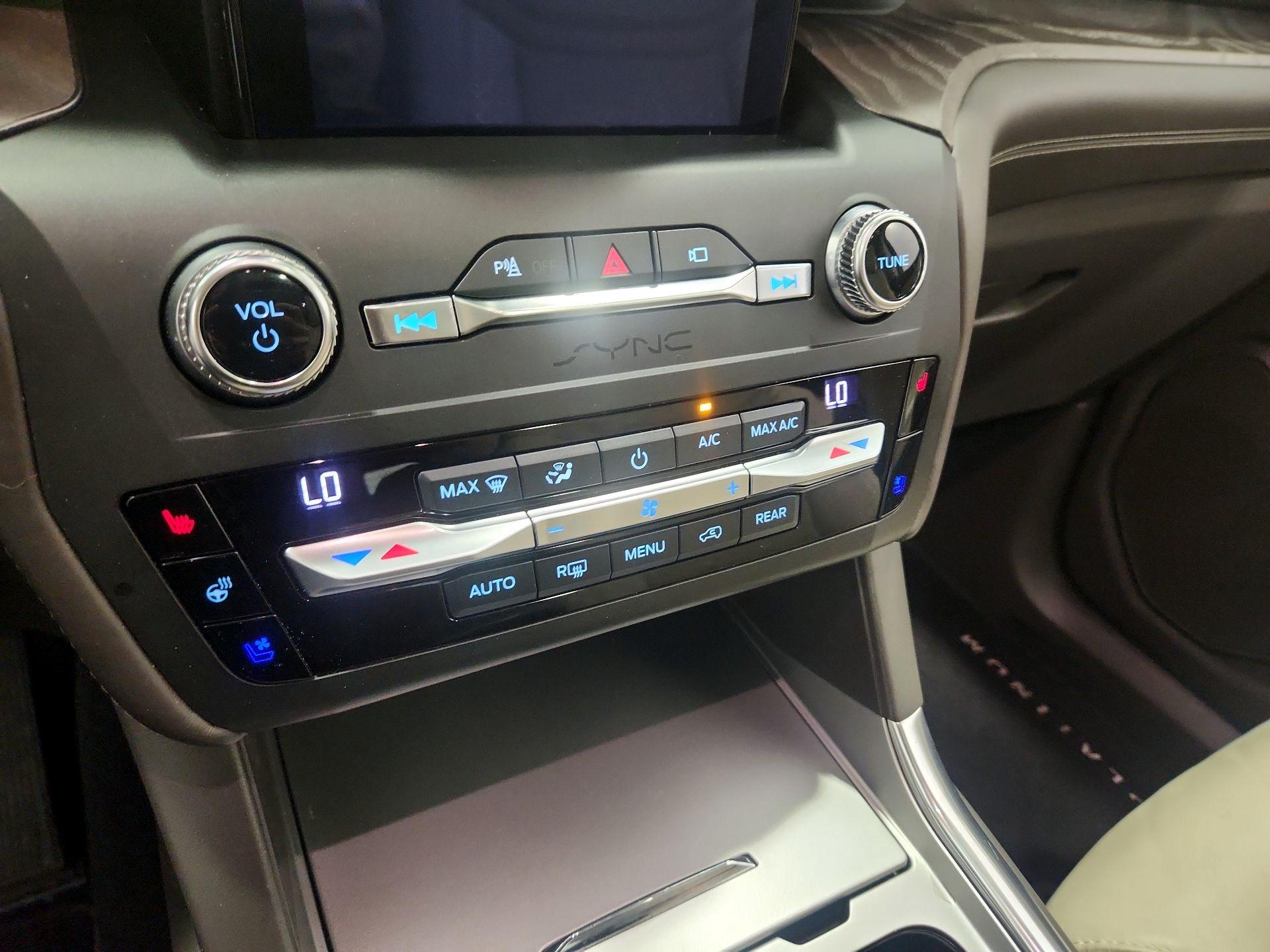 Thumbnail: 2020 Ford Explorer - 17