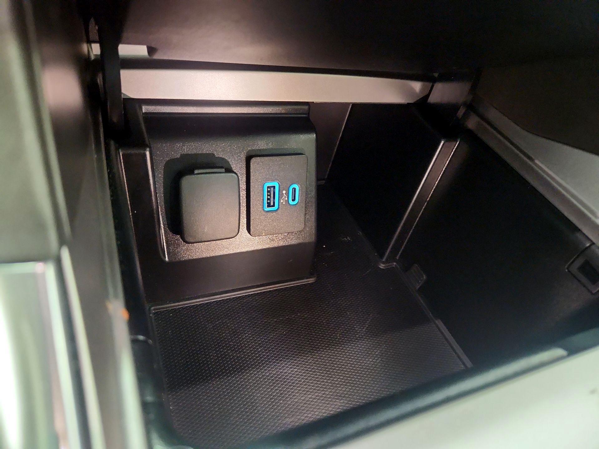 Thumbnail: 2020 Ford Explorer - 19