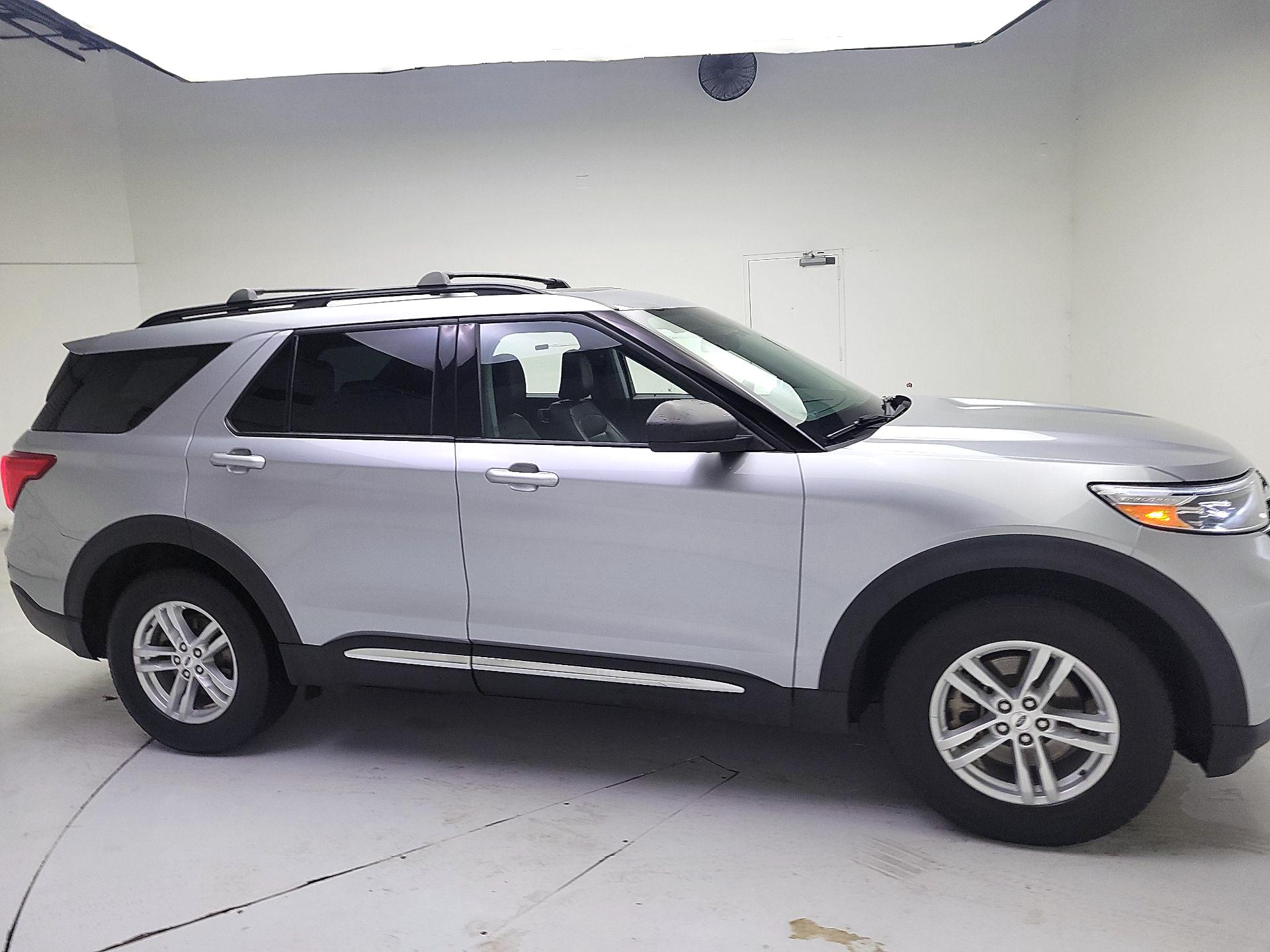 Thumbnail: 2021 Ford Explorer - 4