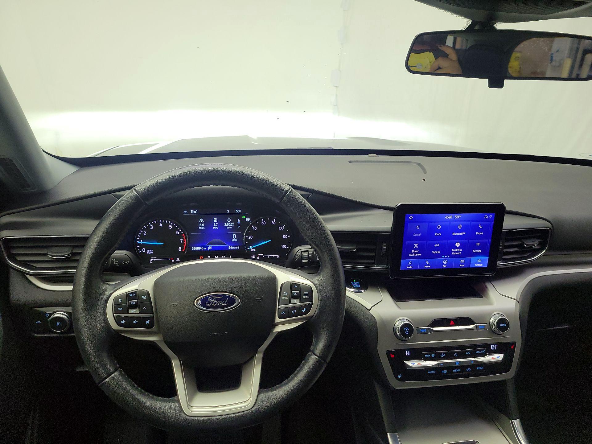 Thumbnail: 2021 Ford Explorer - 8