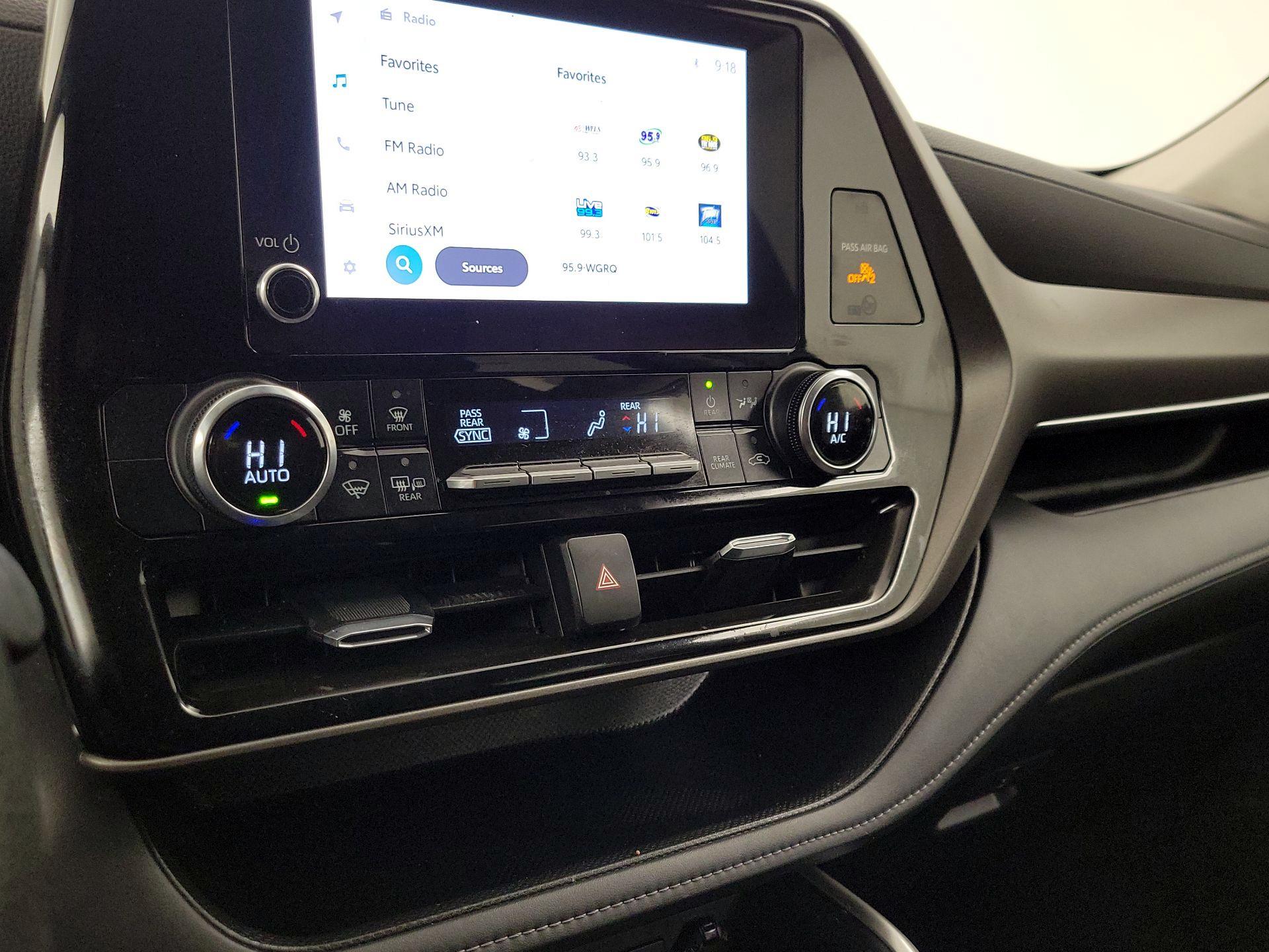 Thumbnail: 2023 Toyota Highlander - 16