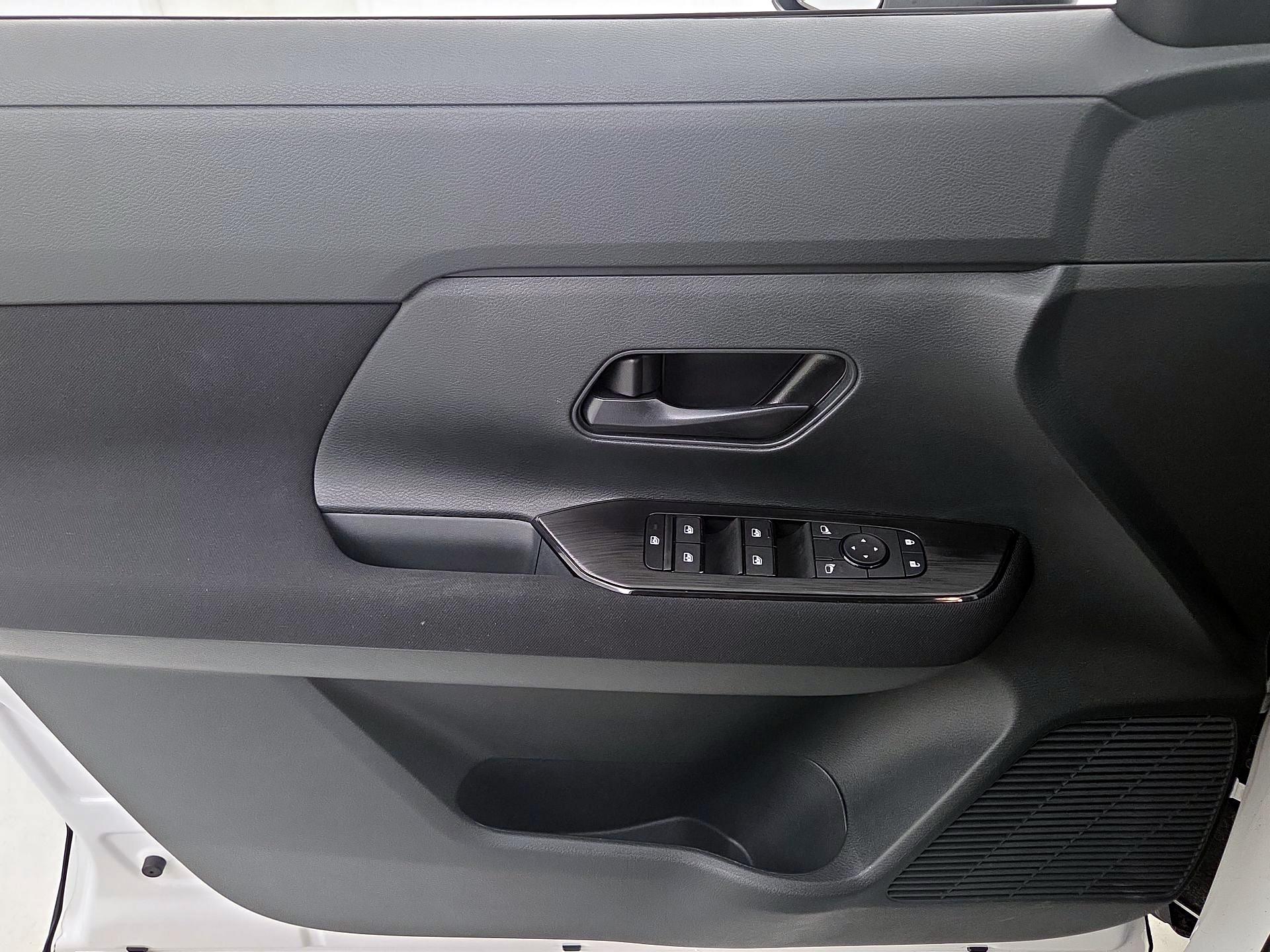 Thumbnail: 2025 Nissan Kicks - 12