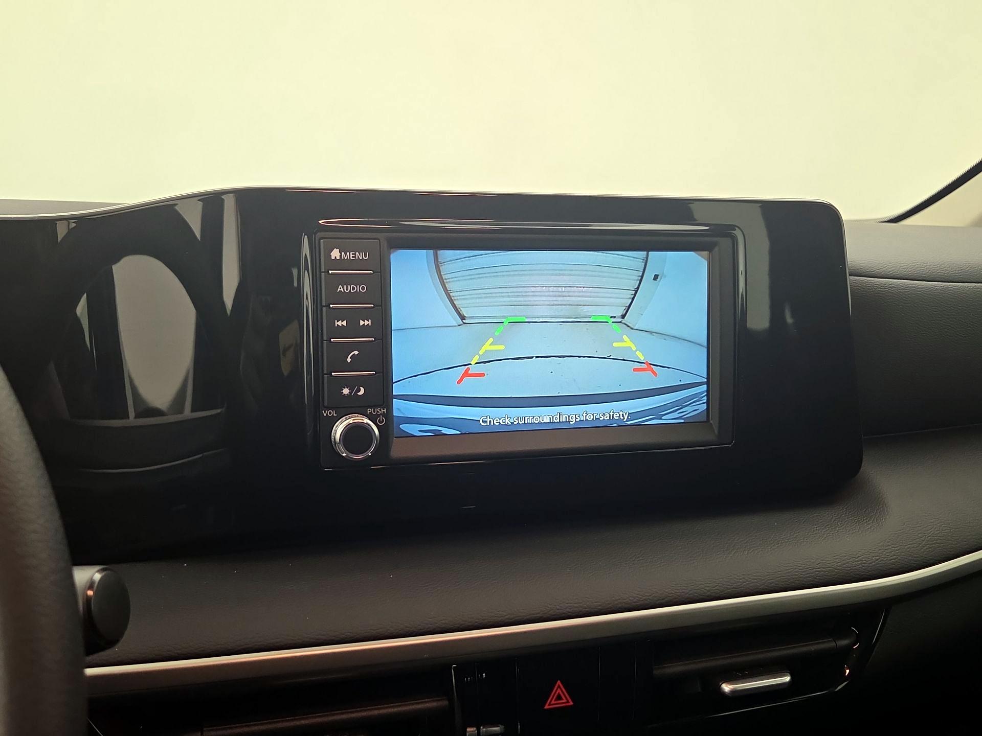 Thumbnail: 2025 Nissan Kicks - 14