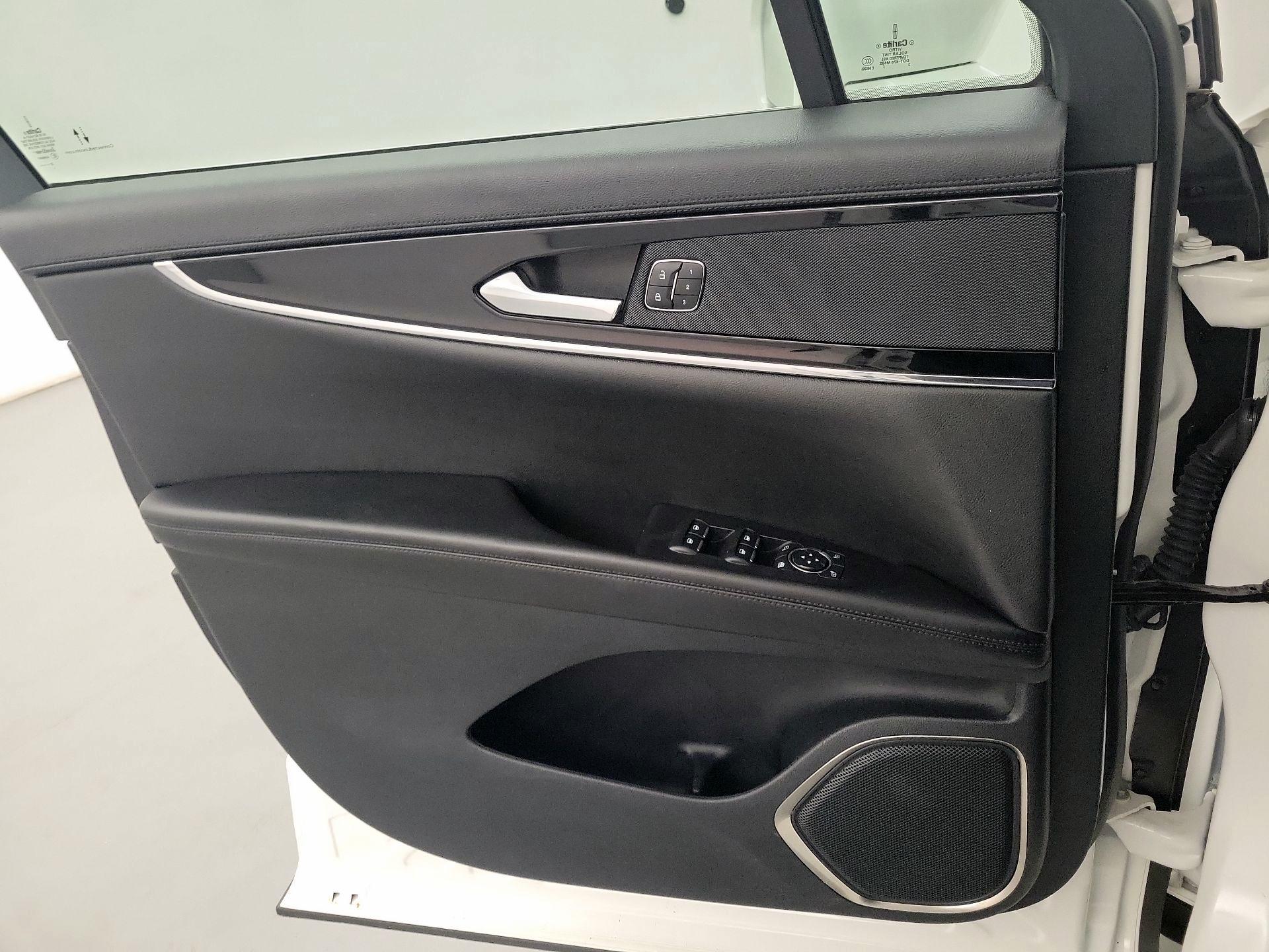 Thumbnail: 2023 Lincoln Nautilus - 10