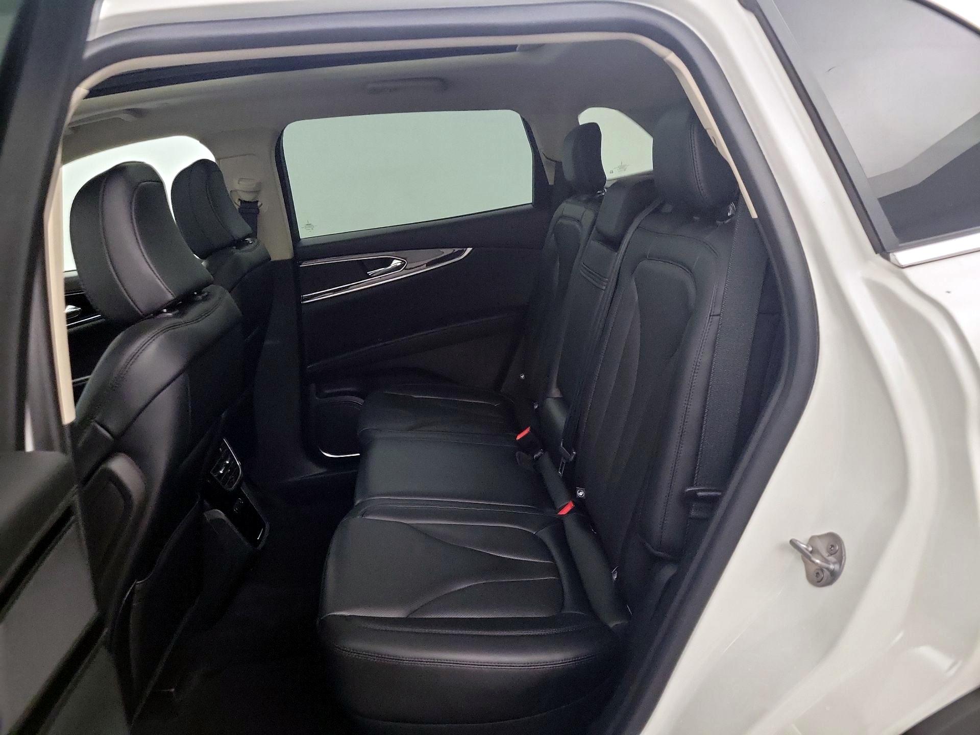 Thumbnail: 2023 Lincoln Nautilus - 19