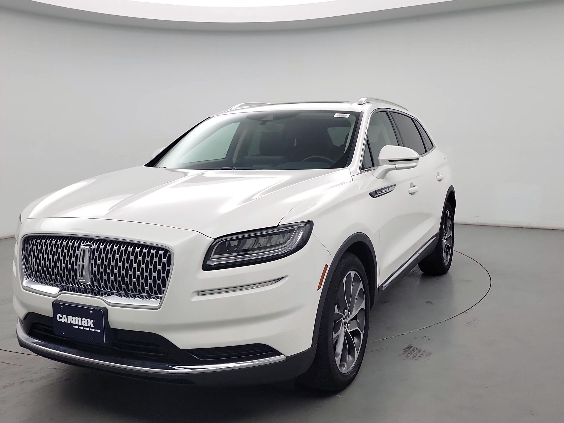 Thumbnail: 2023 Lincoln Nautilus - 3