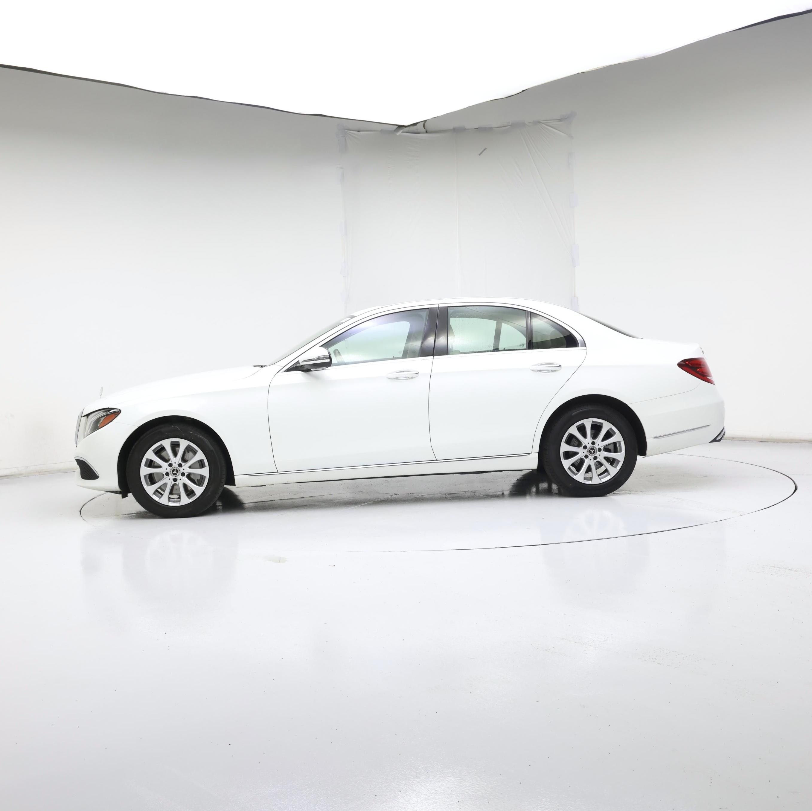 Thumbnail: 2020 Mercedes-Benz E-Class - 3