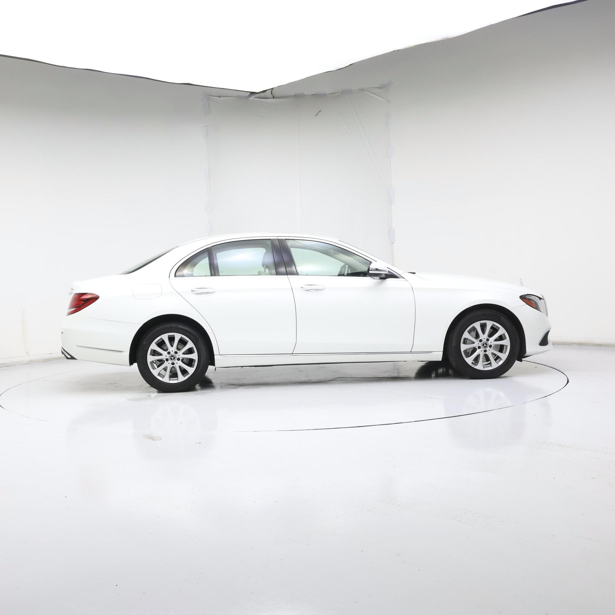 Thumbnail: 2020 Mercedes-Benz E-Class - 7