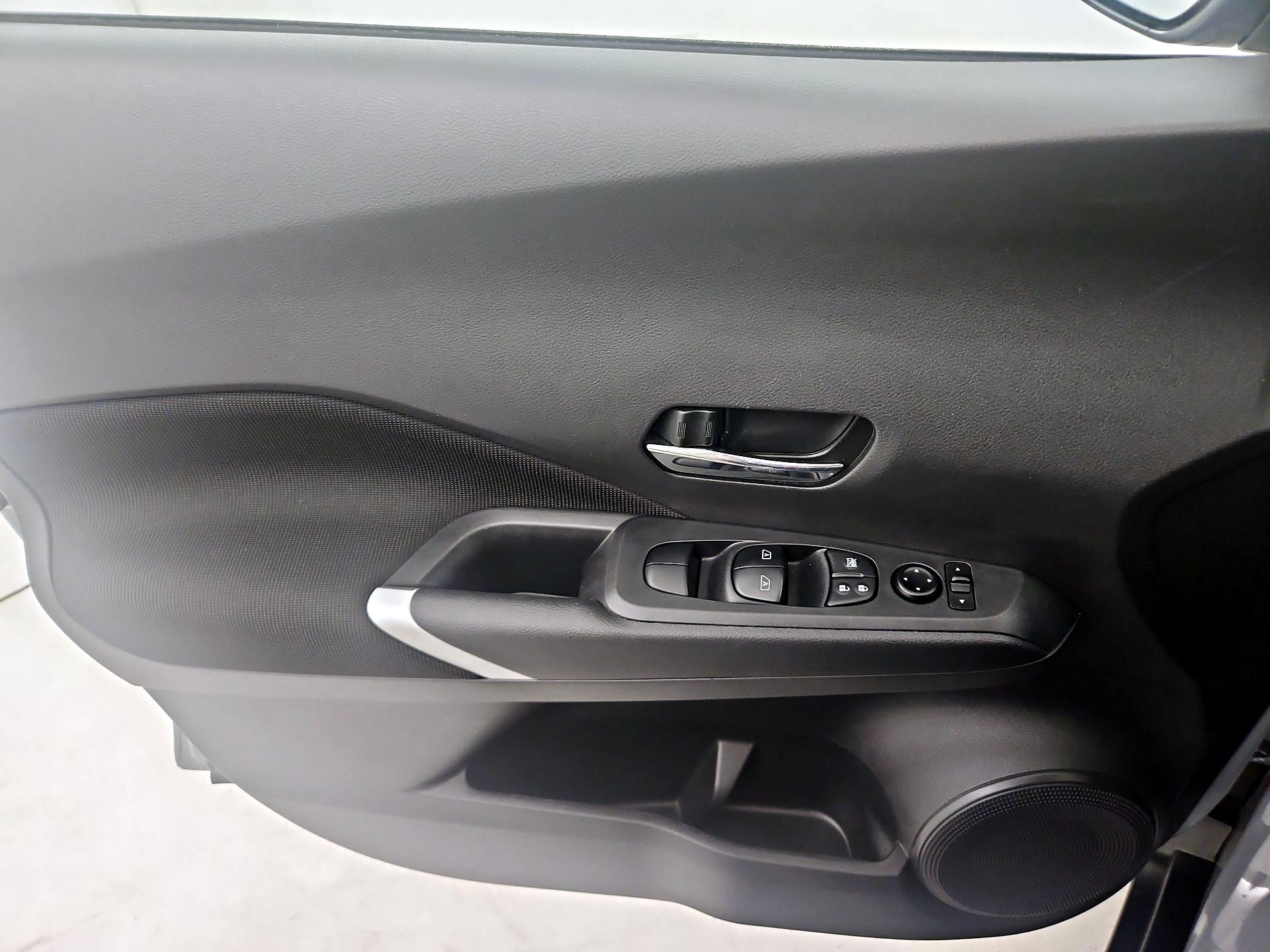 Thumbnail: 2023 Nissan Kicks - 12