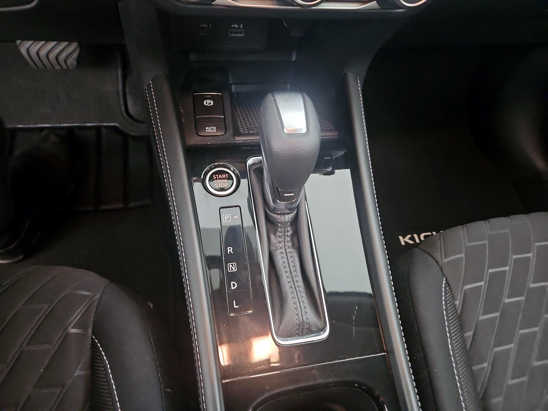 Thumbnail: 2023 Nissan Kicks - 16