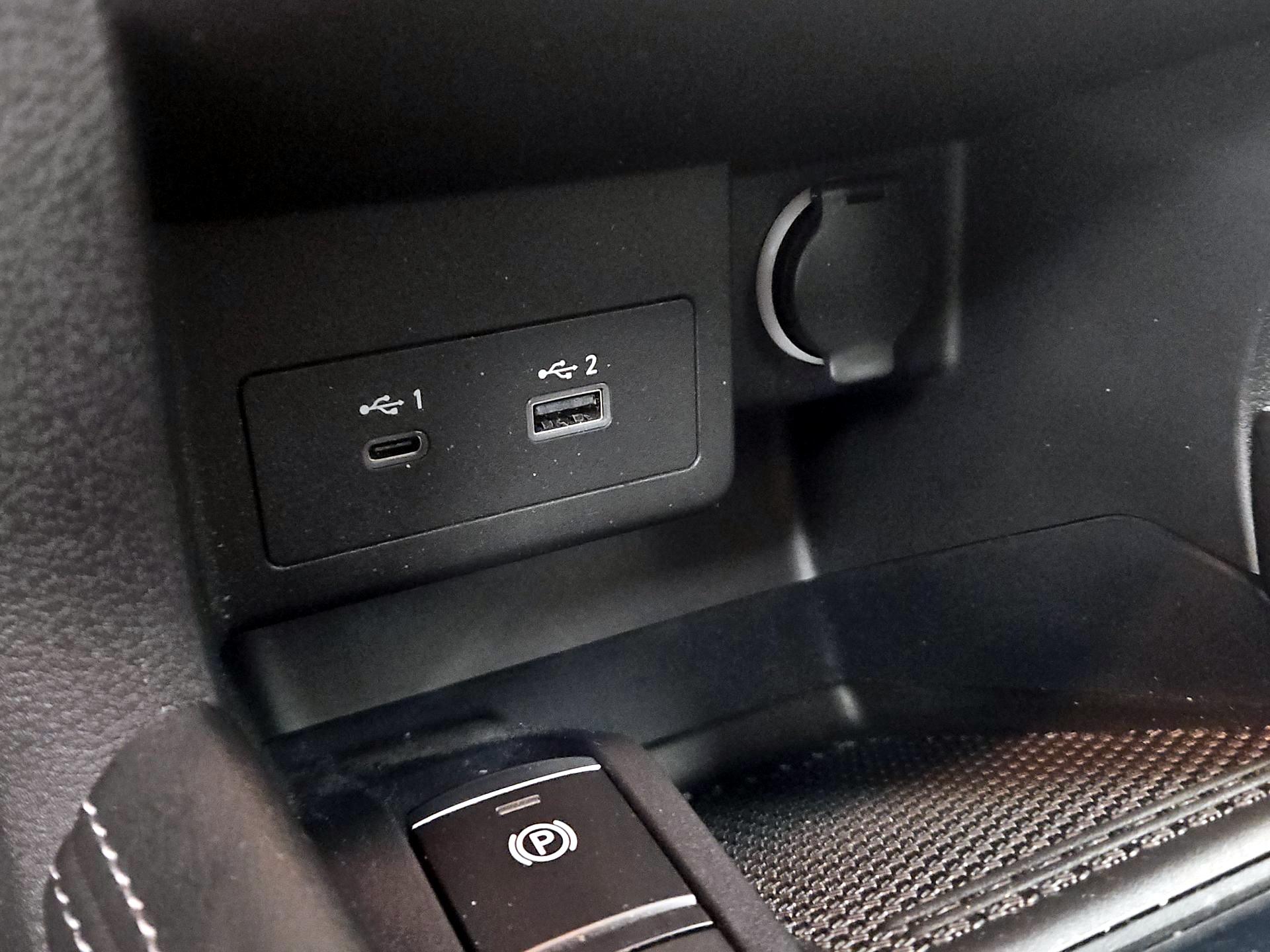 Thumbnail: 2023 Nissan Kicks - 17