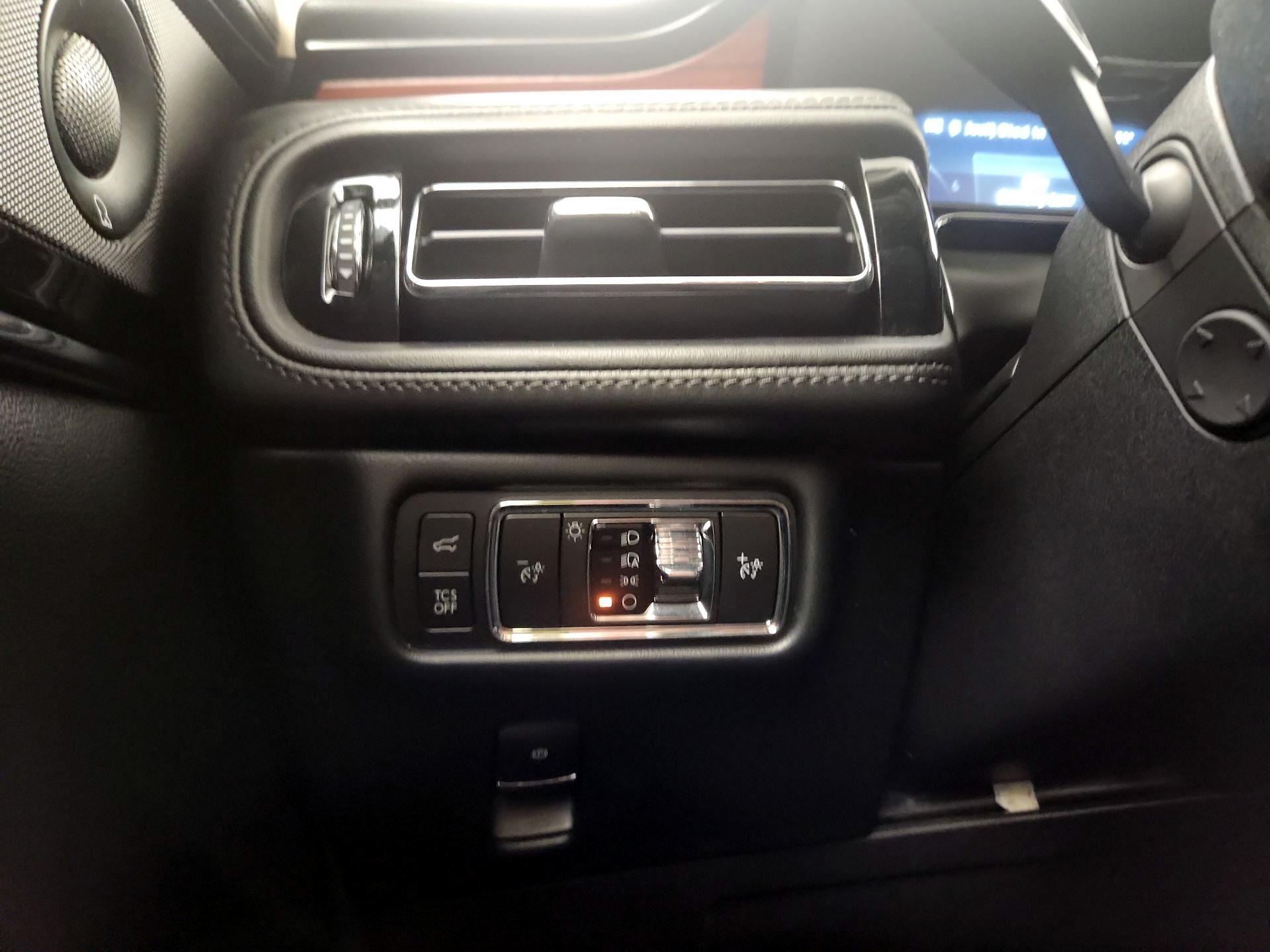 Thumbnail: 2023 Lincoln Nautilus - 11