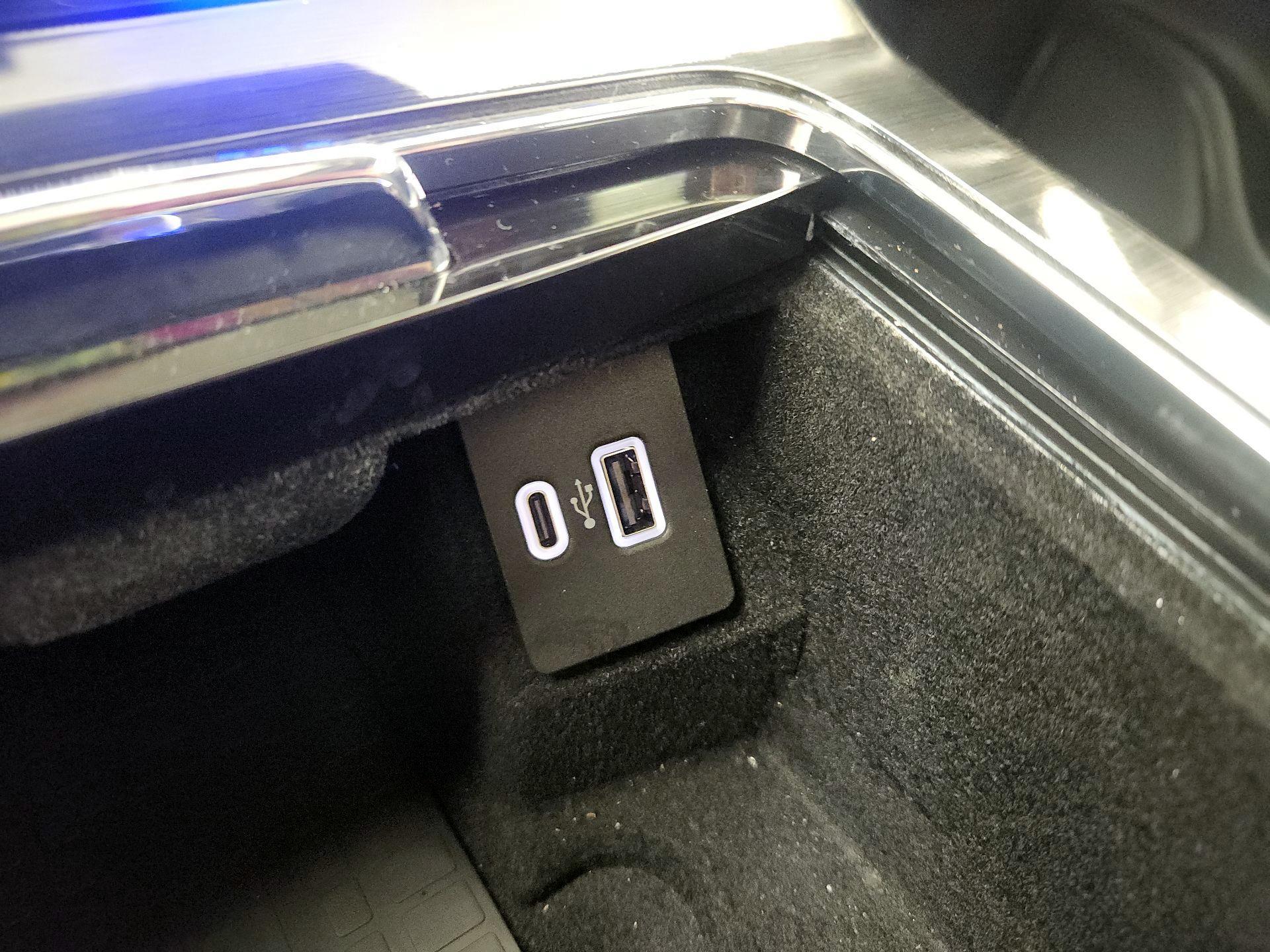 Thumbnail: 2023 Lincoln Nautilus - 17