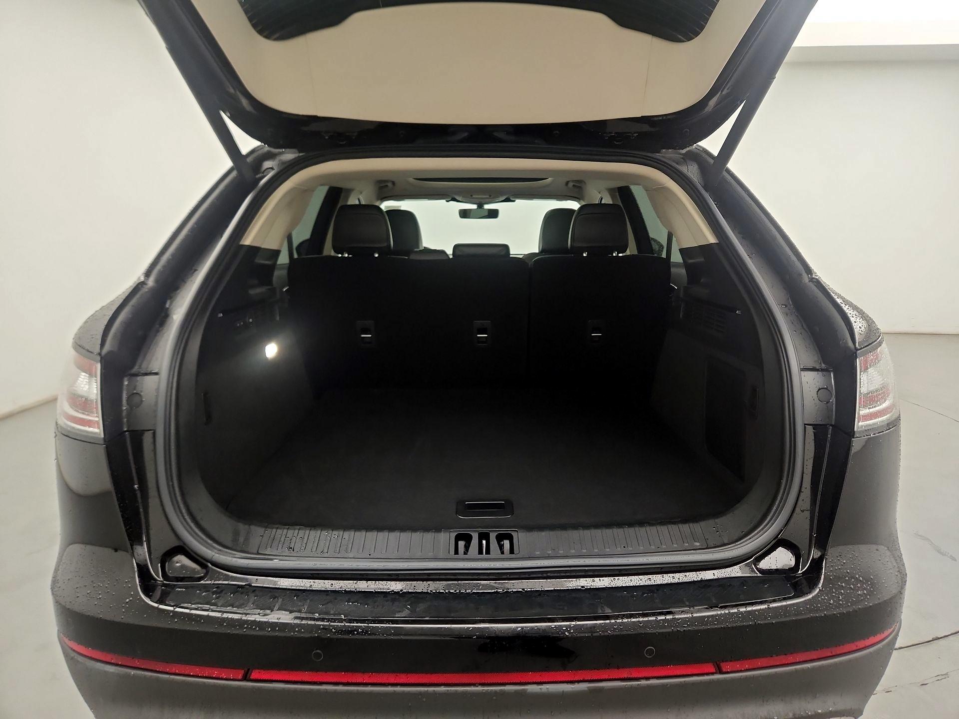 Thumbnail: 2023 Lincoln Nautilus - 20