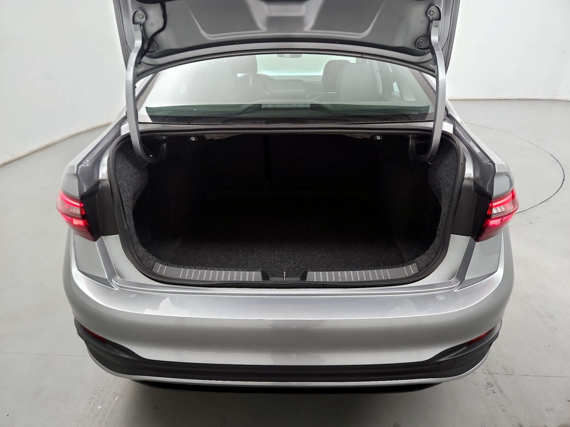 Thumbnail: 2024 Volkswagen Jetta - 18