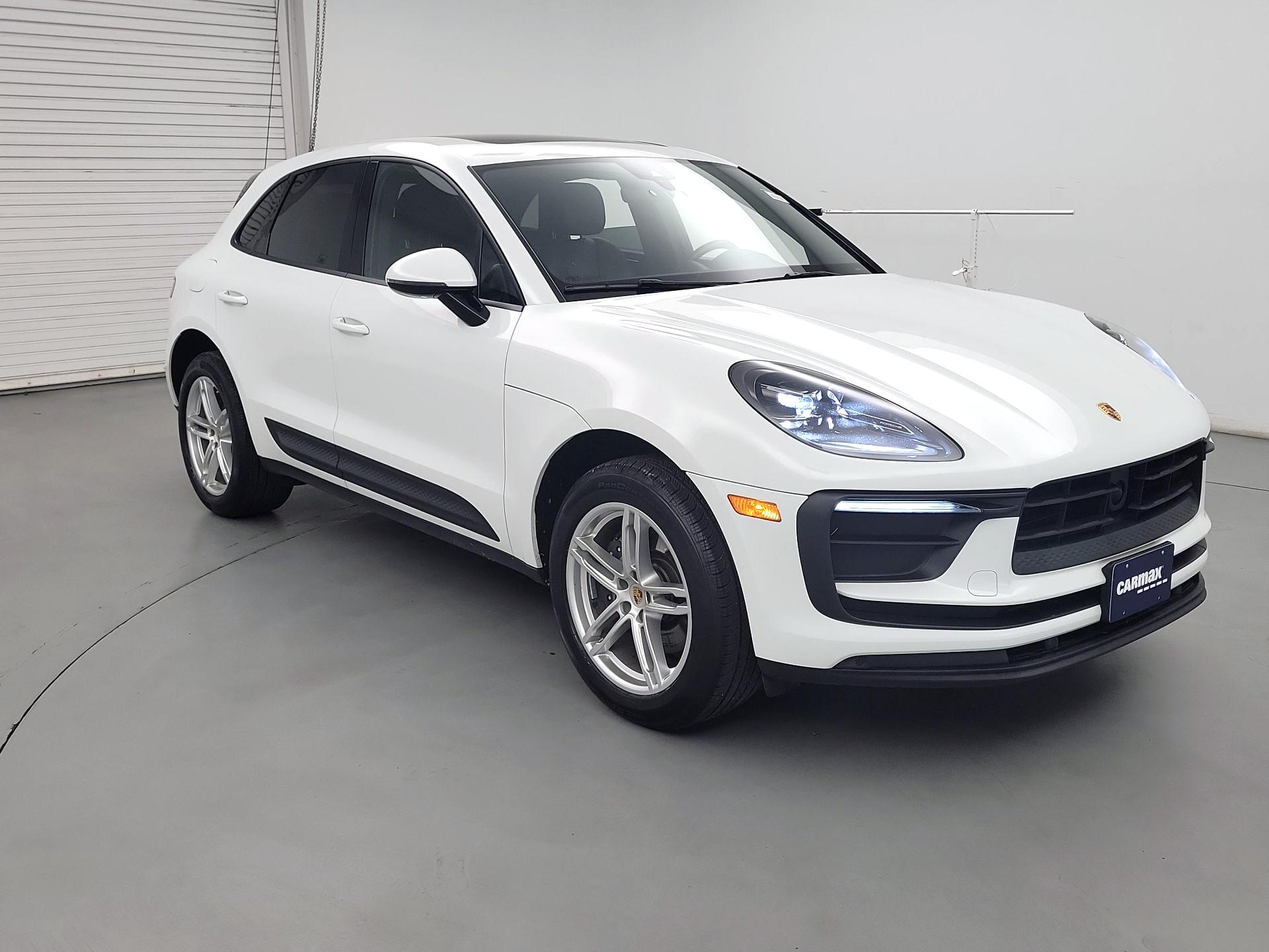 Thumbnail: 2023 Porsche Macan - 1