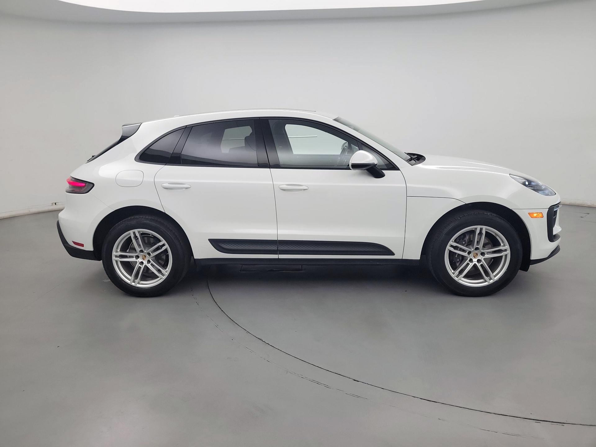 Thumbnail: 2023 Porsche Macan - 4