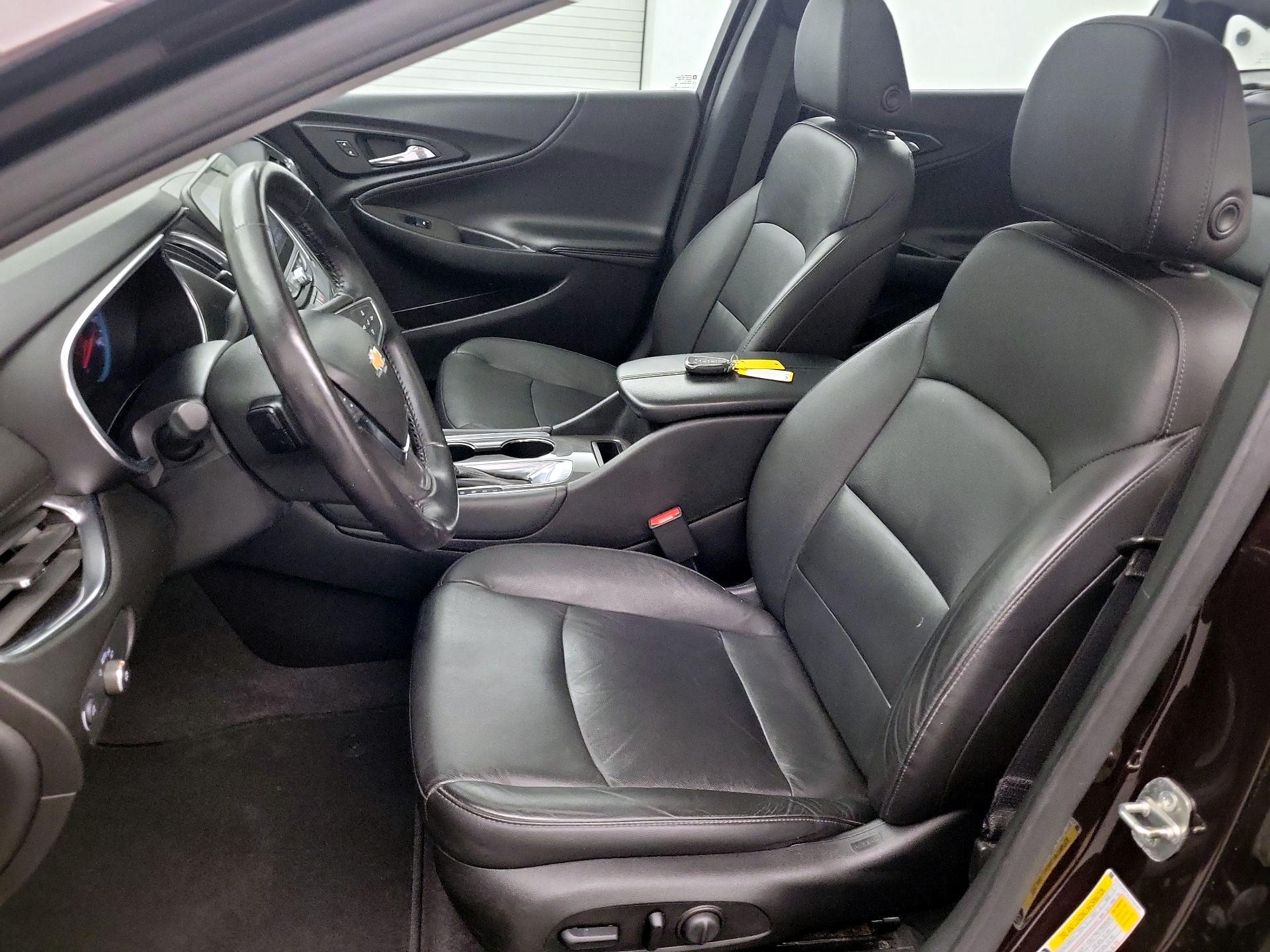 Thumbnail: 2020 Chevrolet Malibu - 11